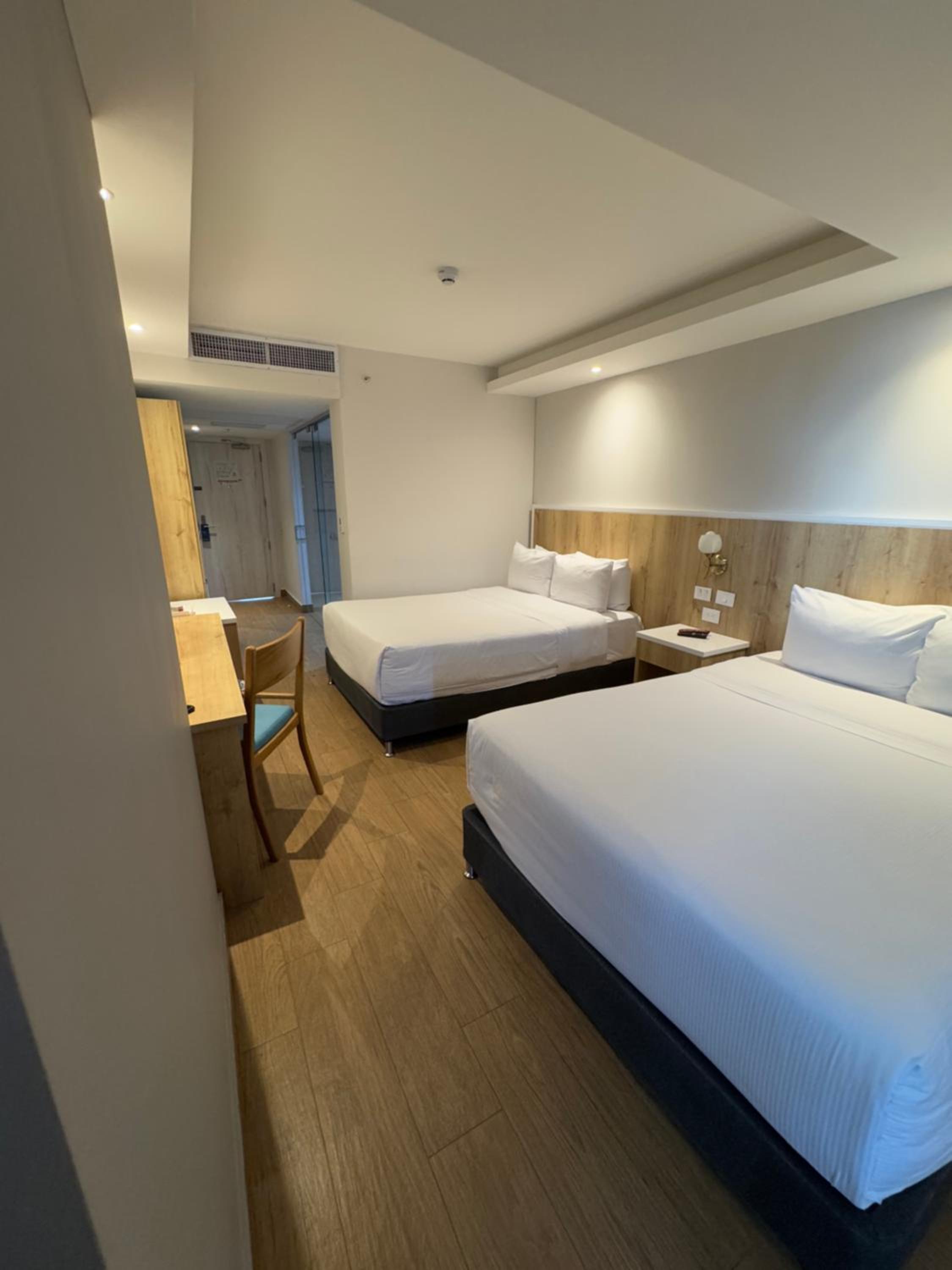 Double Room with Two Double Beds - Mobility Access/Non-Smoking - Photo 1