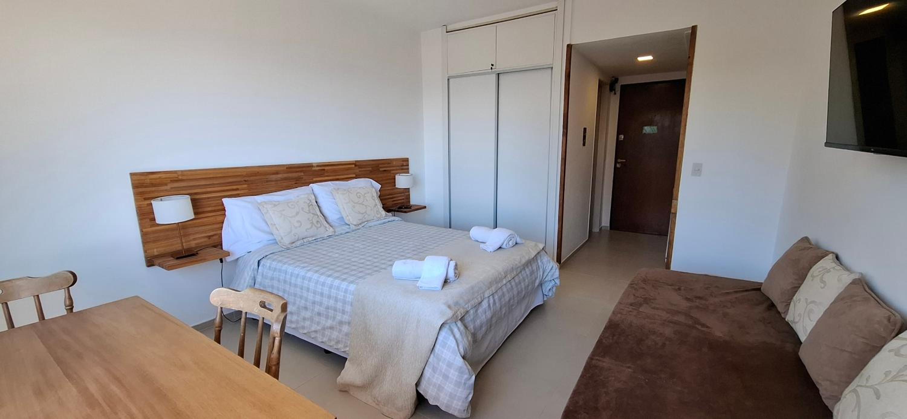 Apartment with Lake View photo 2