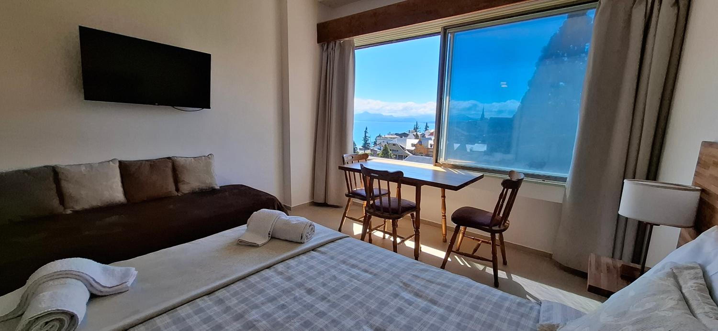 Apartment with Lake View photo 3