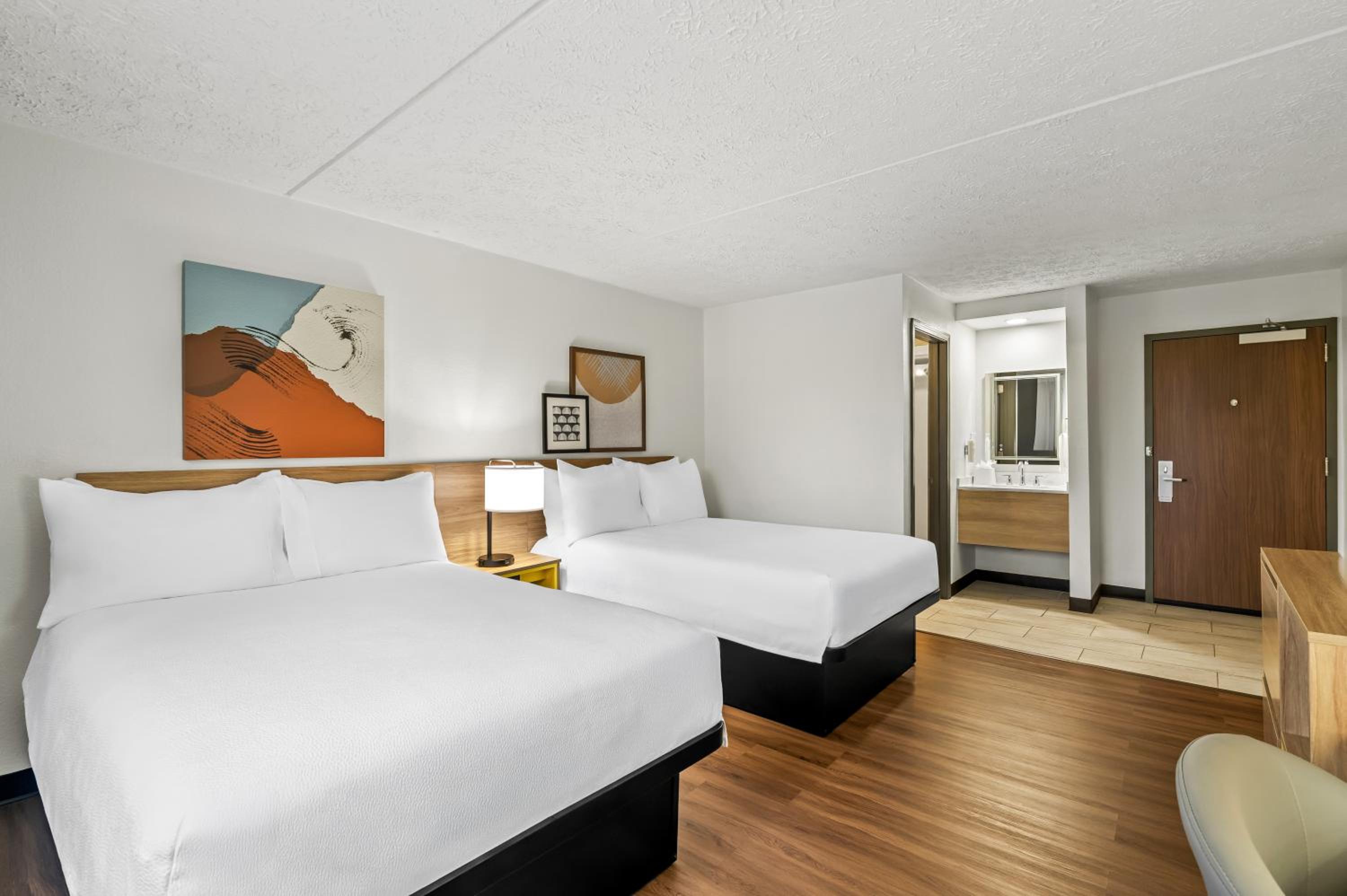 Double Room with Two Double Beds - Photo 2