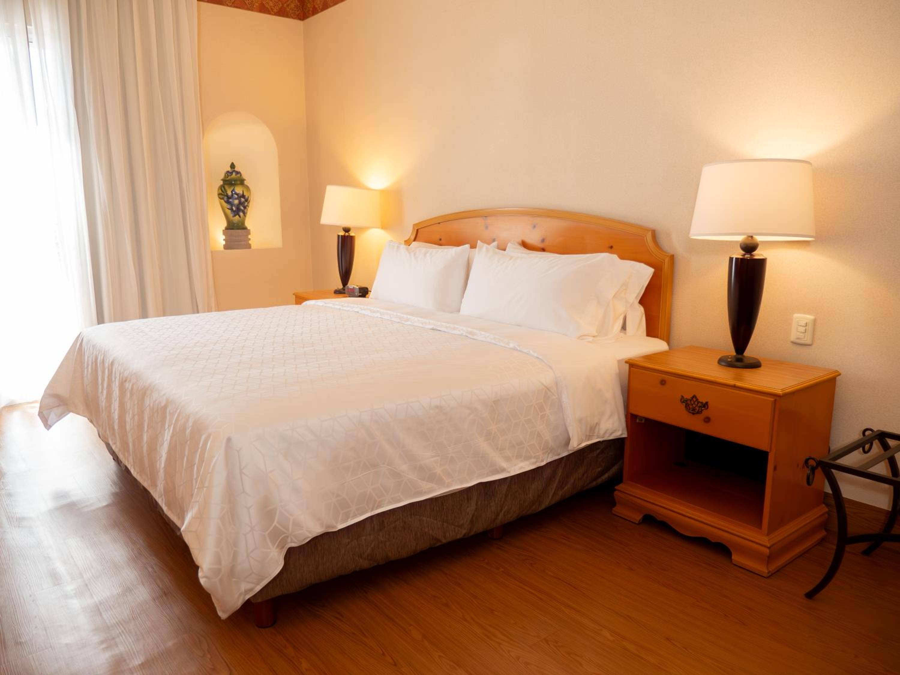Standard King Room - Photo 1