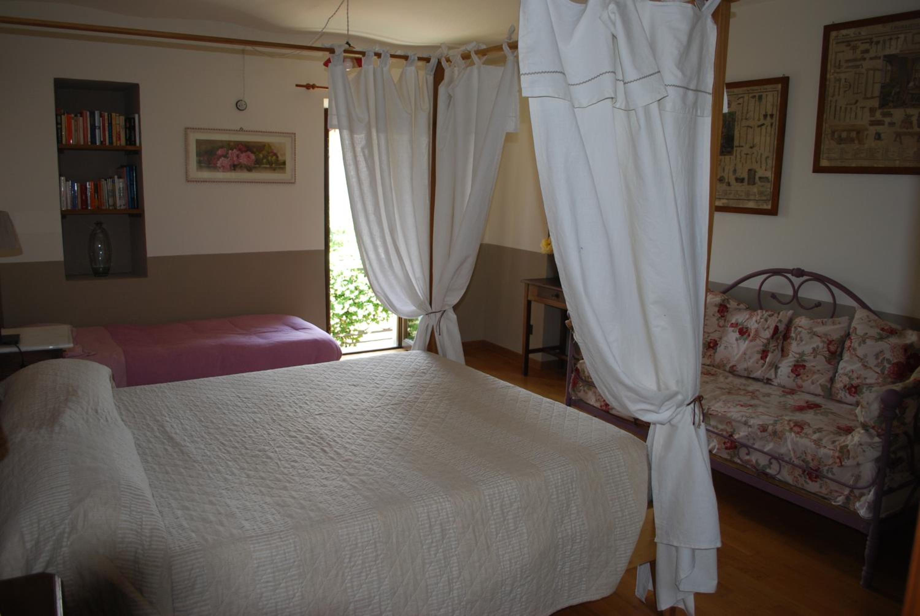 Double Room - Photo 2
