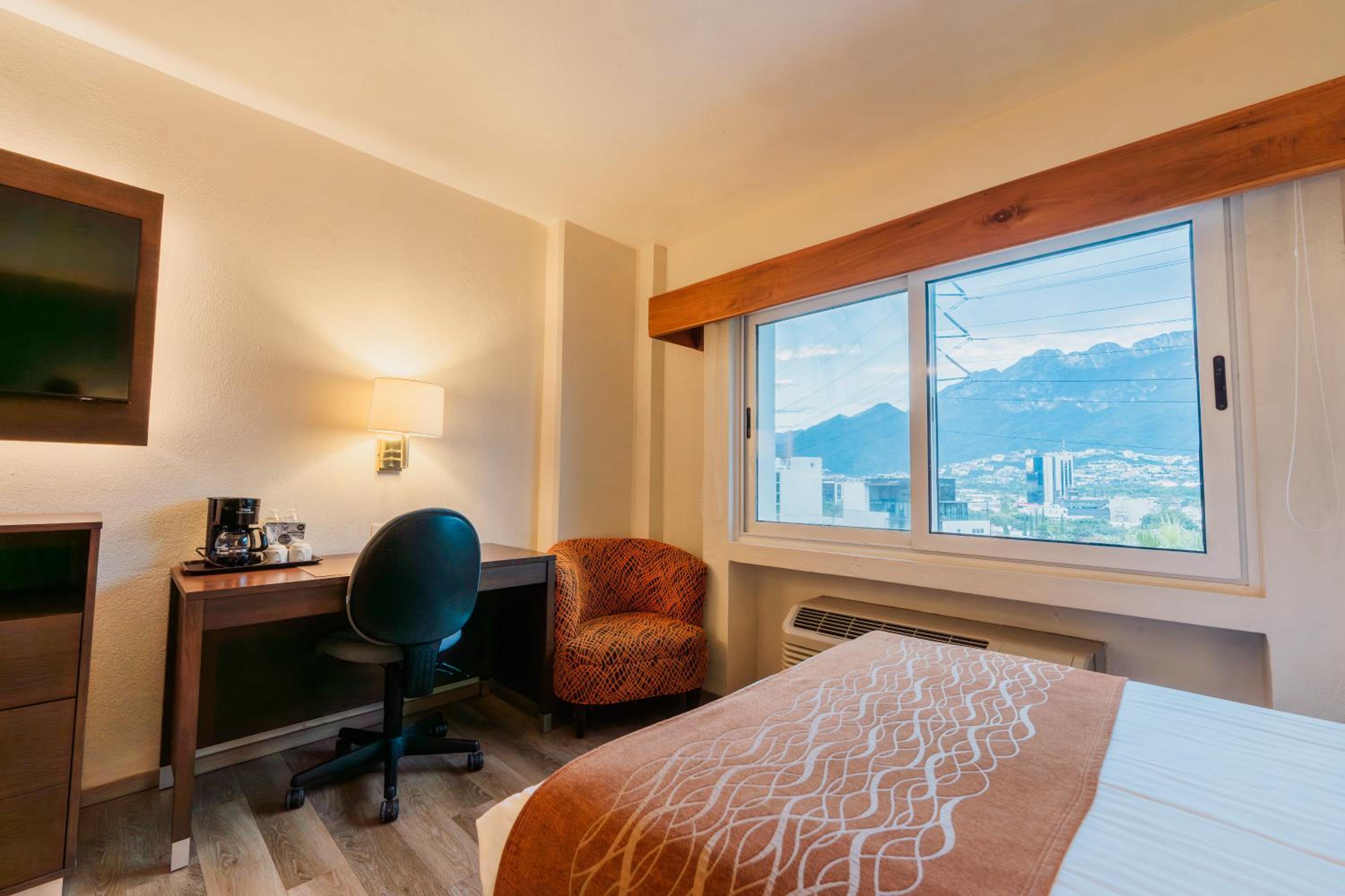 King Room with Balcony - Non Smoking