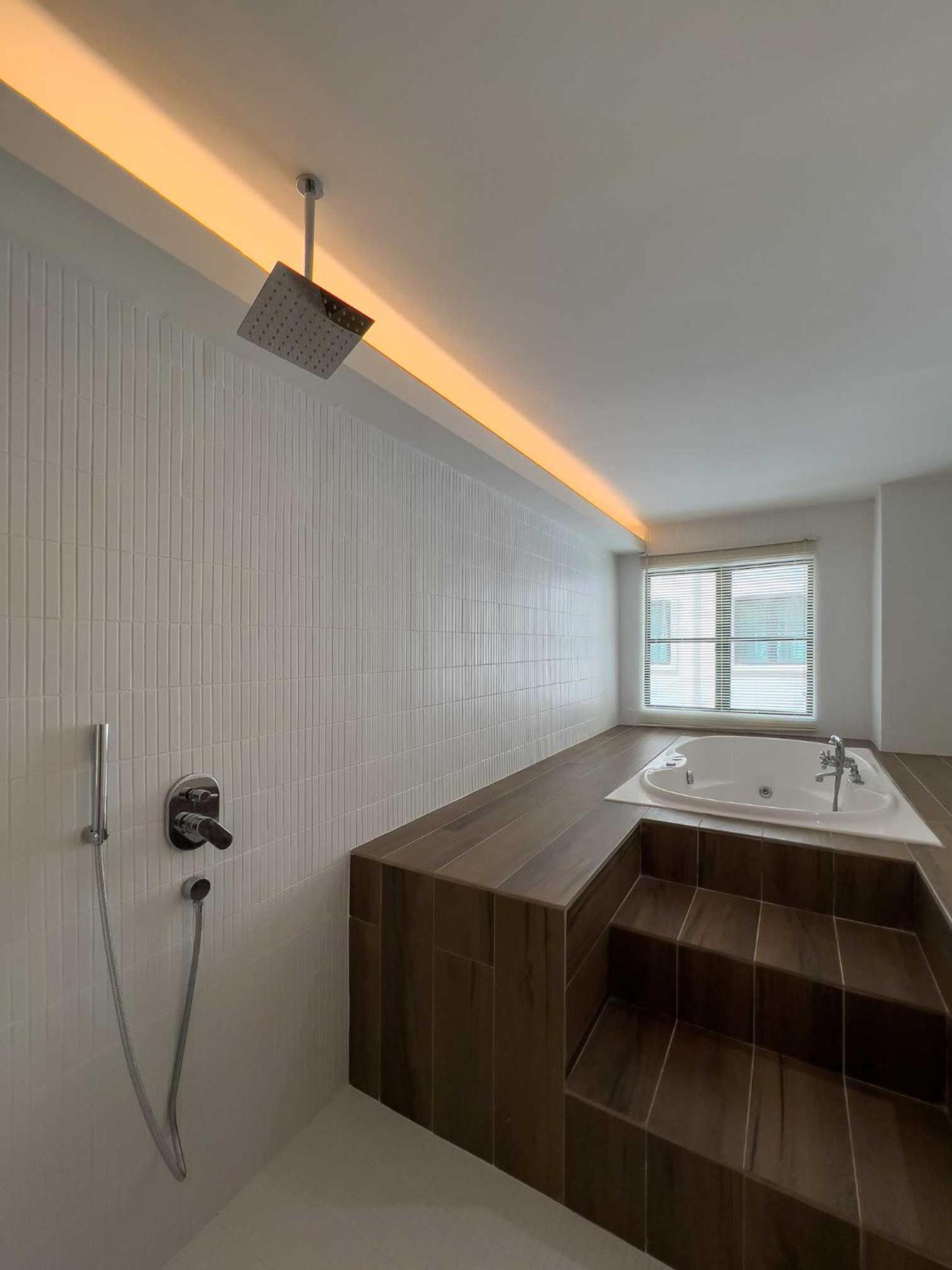 Jacuzzi Suite