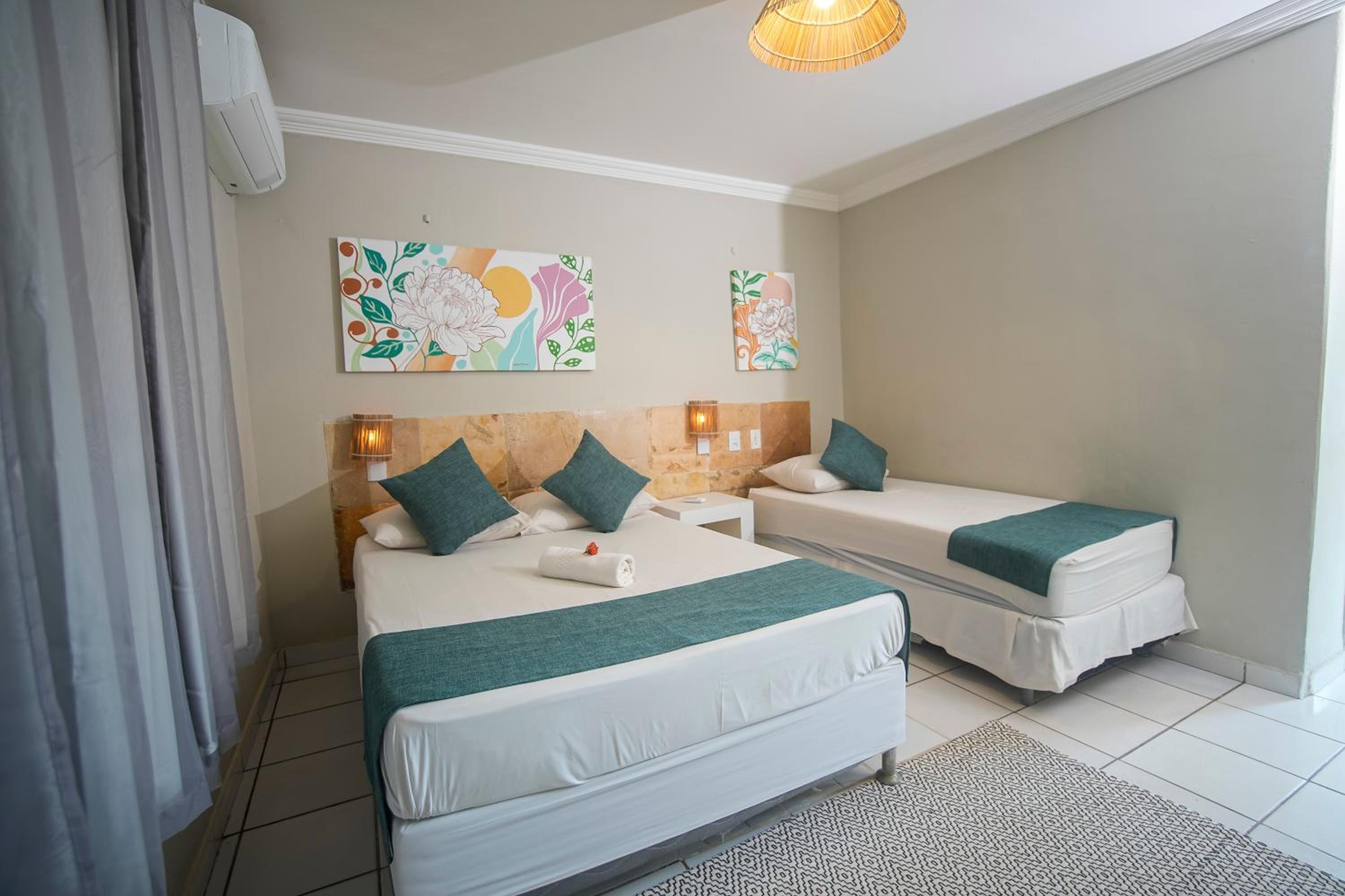 Triple Room with Pool View photo 3