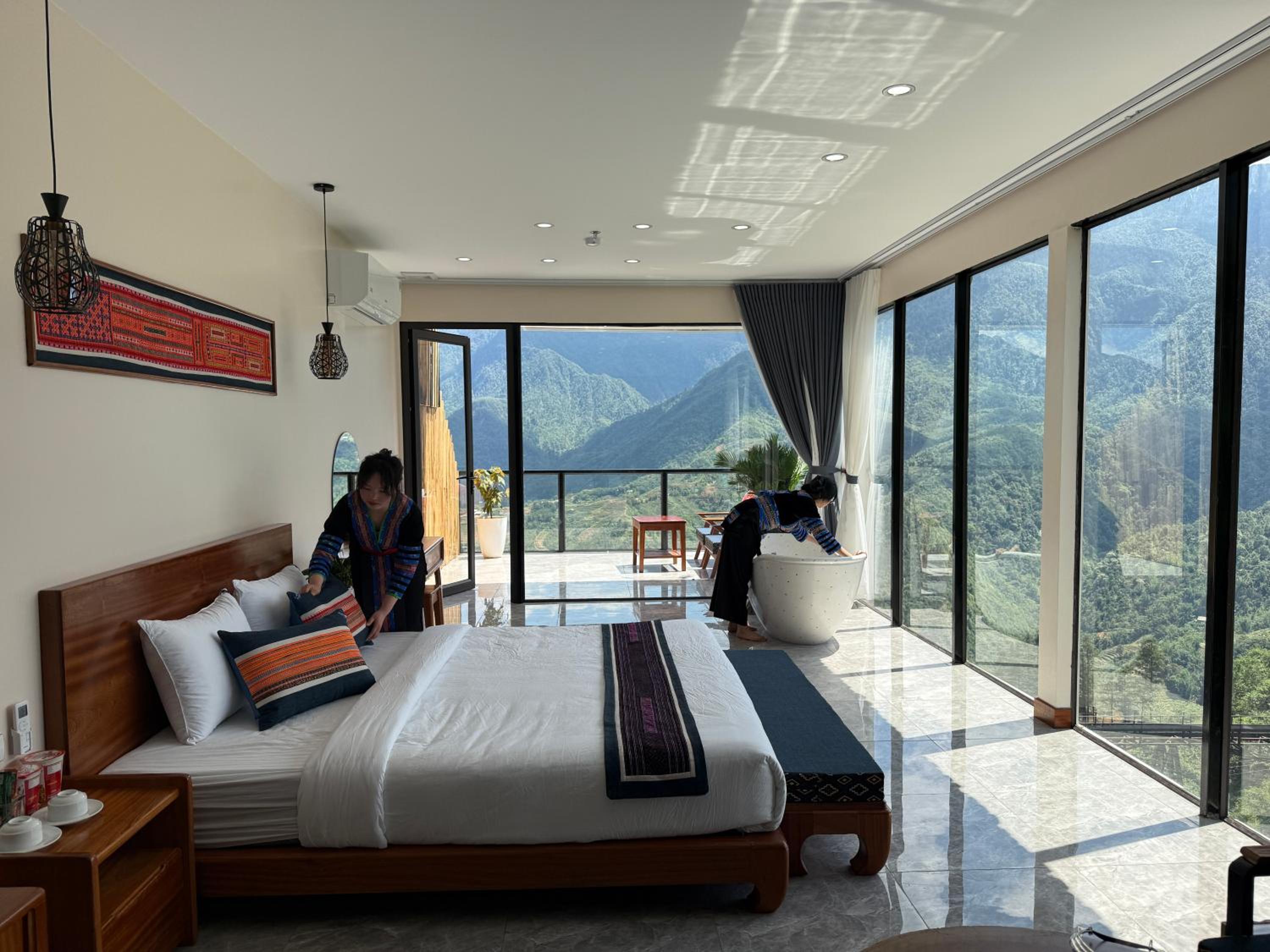 King Room with Mountain View photo 1