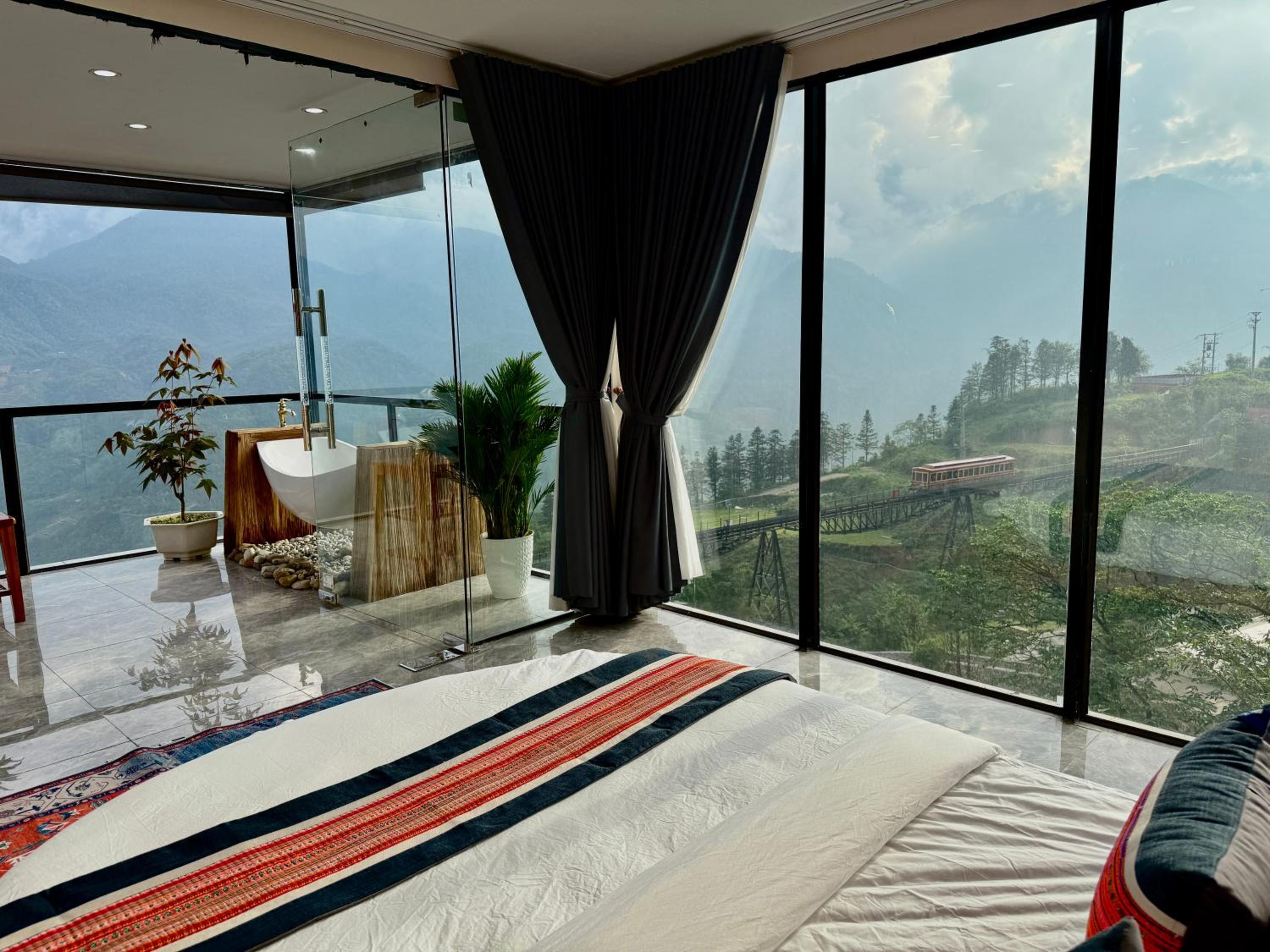 Suite with Mountain View photo 2