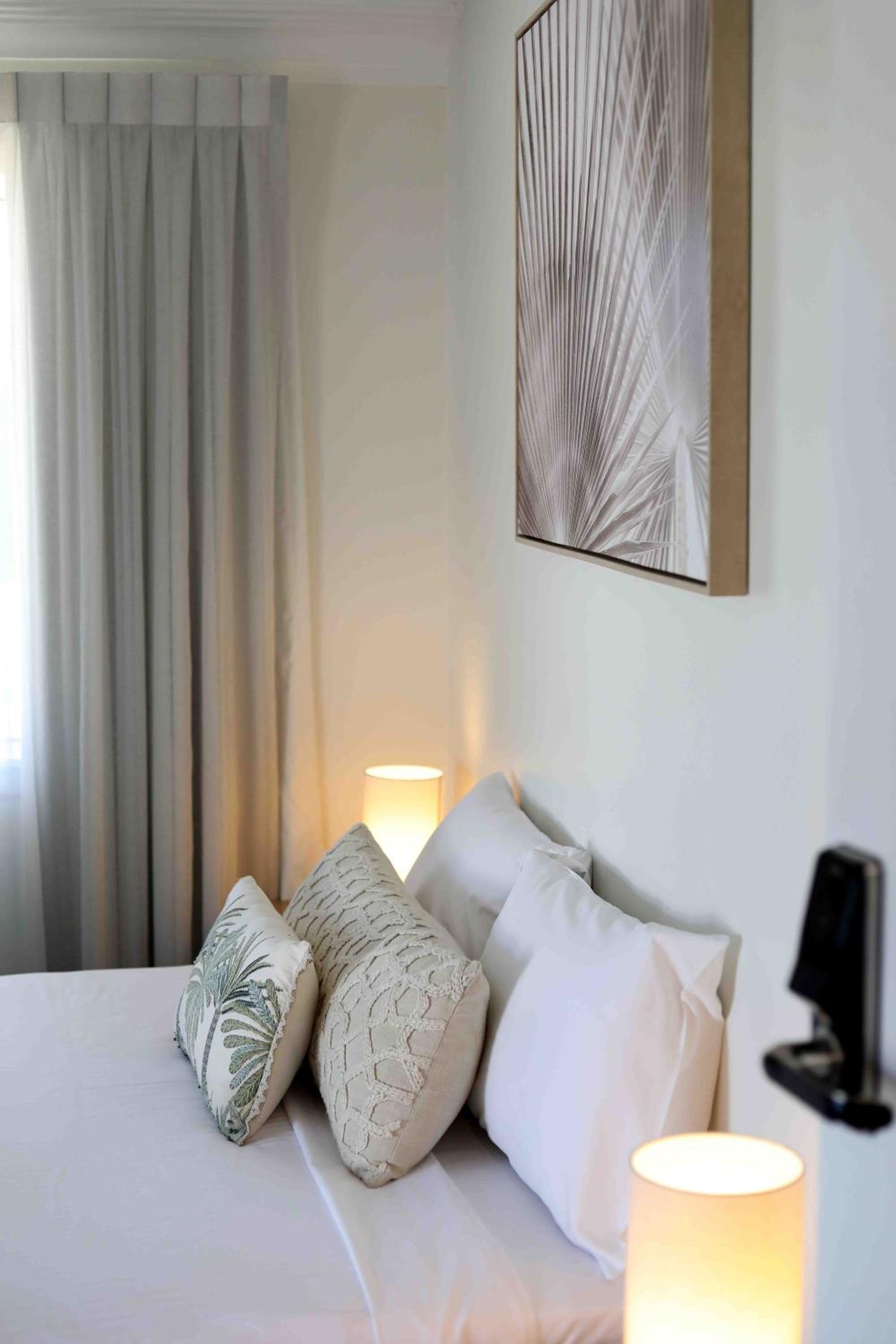Standard Double Room with Shared Bathroom