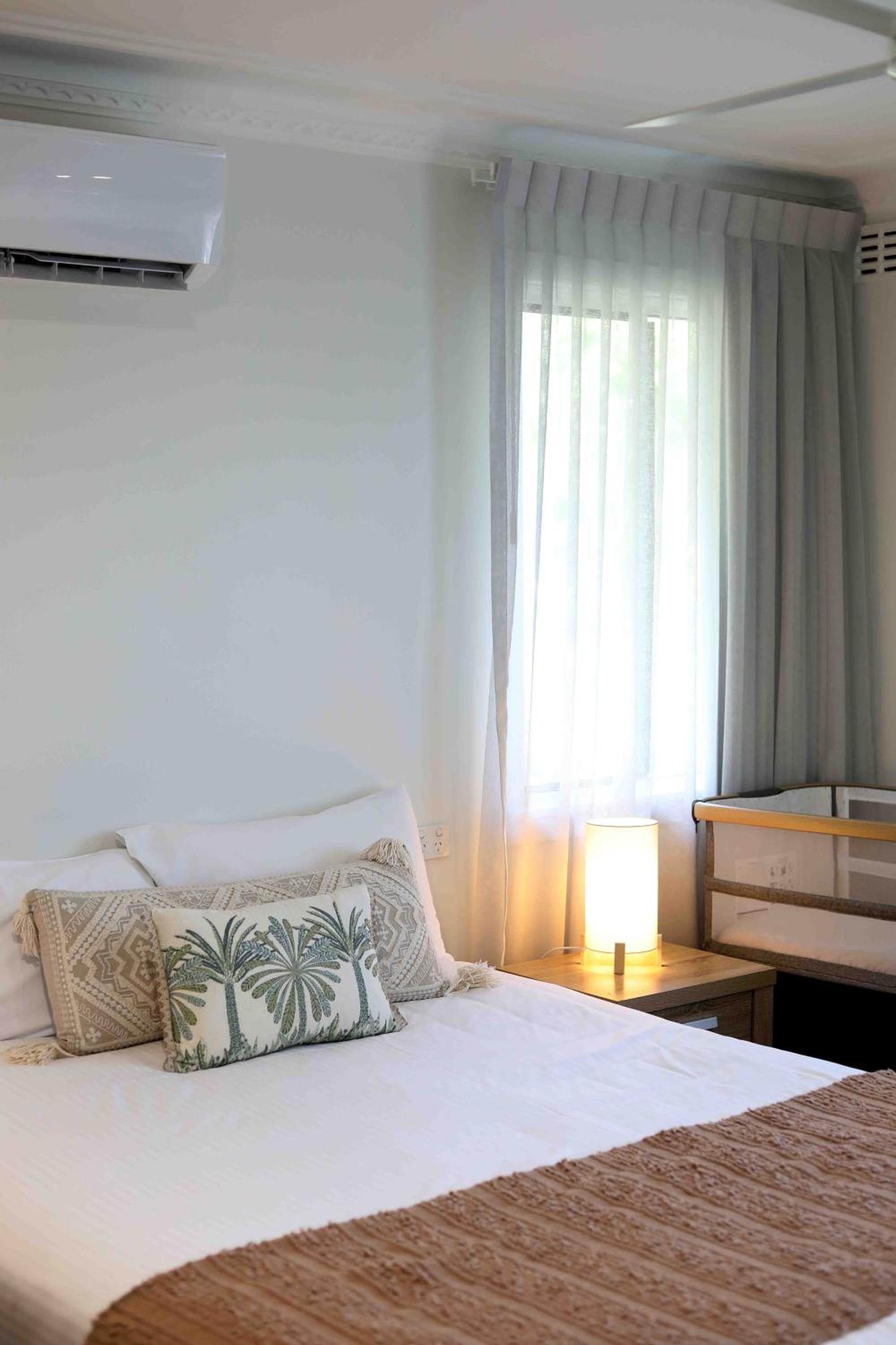 Double Room with Shared Bathroom photo 3