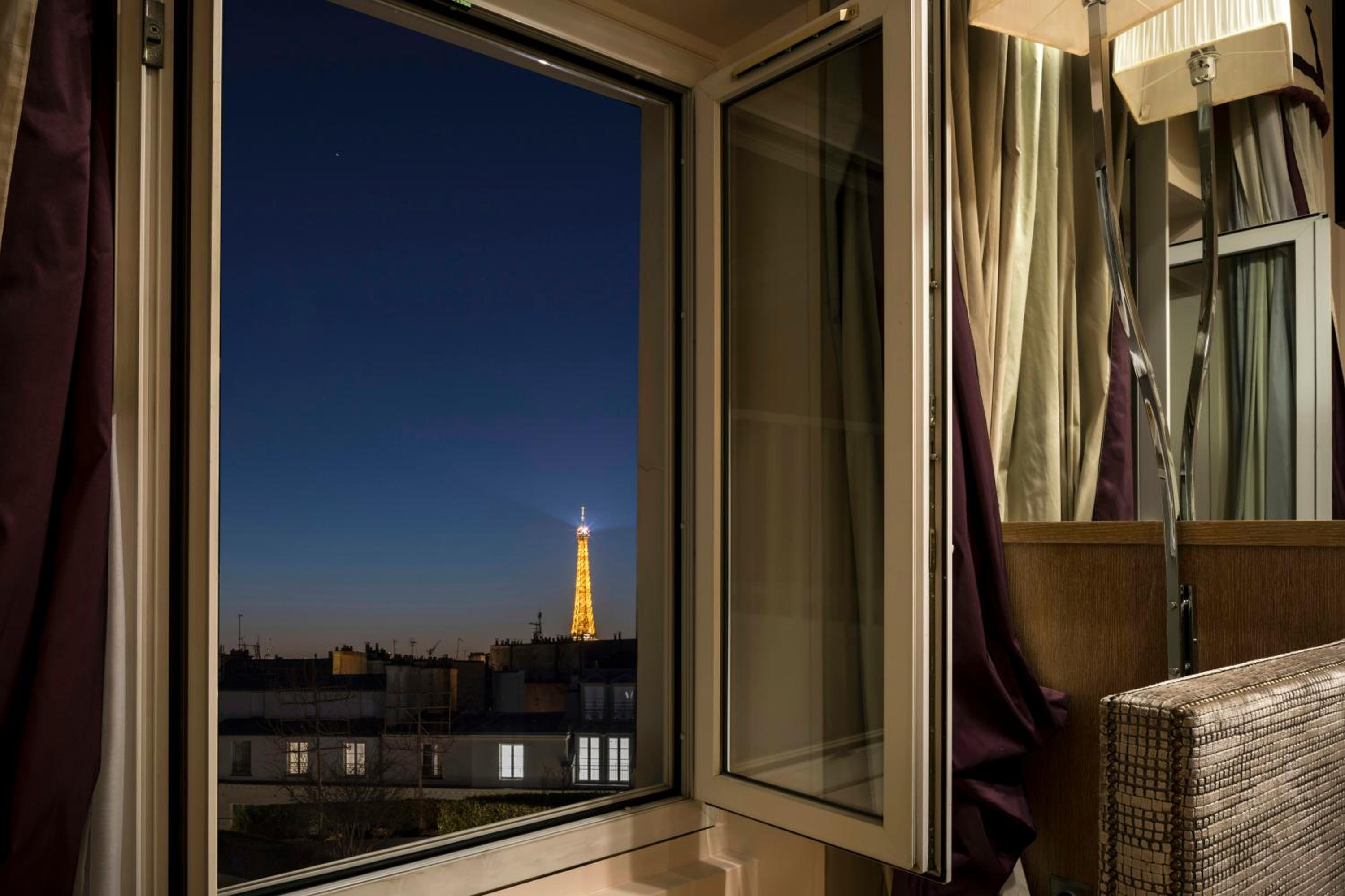Junior Suite Duplex Eiffel Tower View photo 3