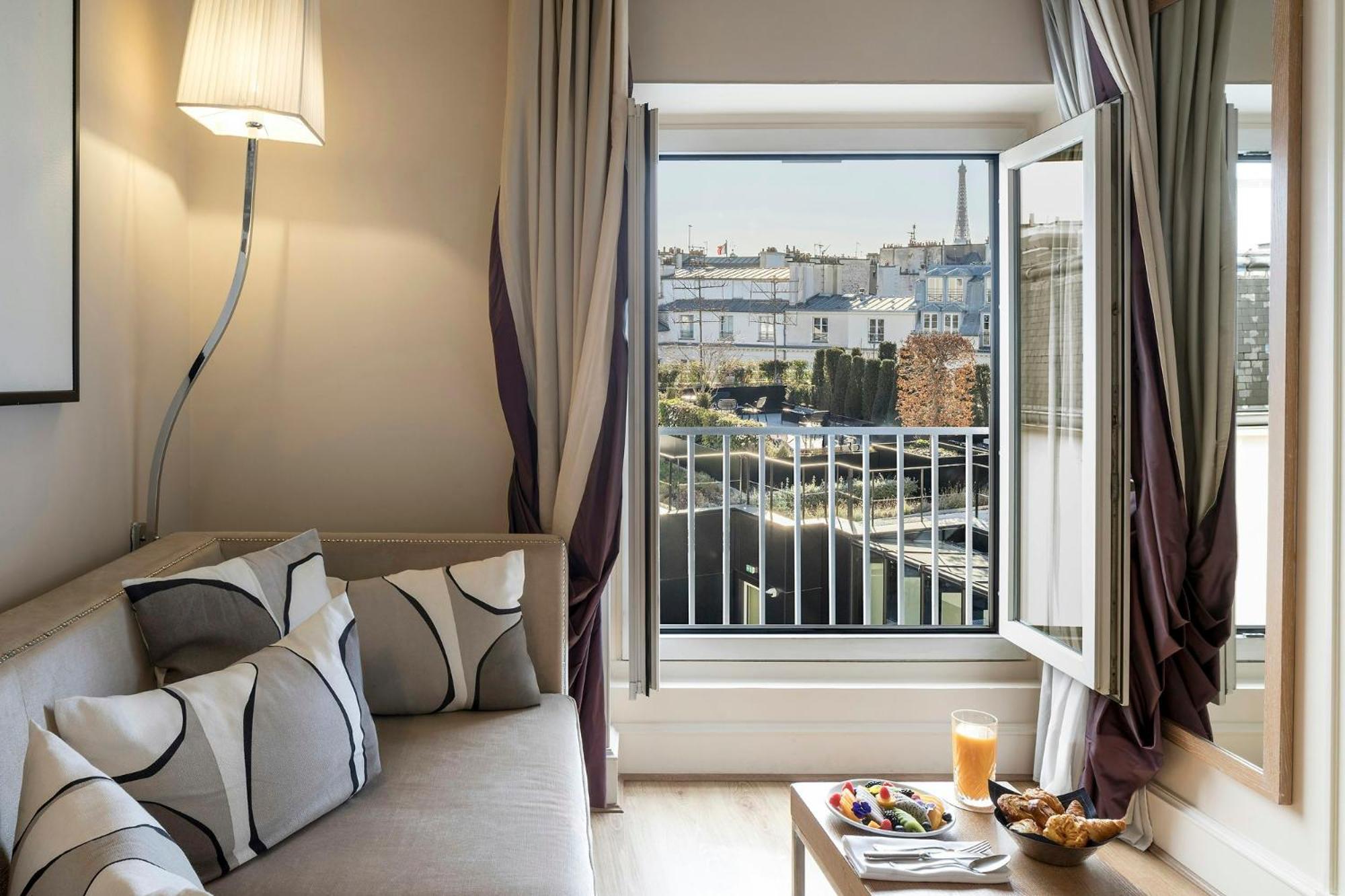 Junior Suite Duplex Eiffel Tower View