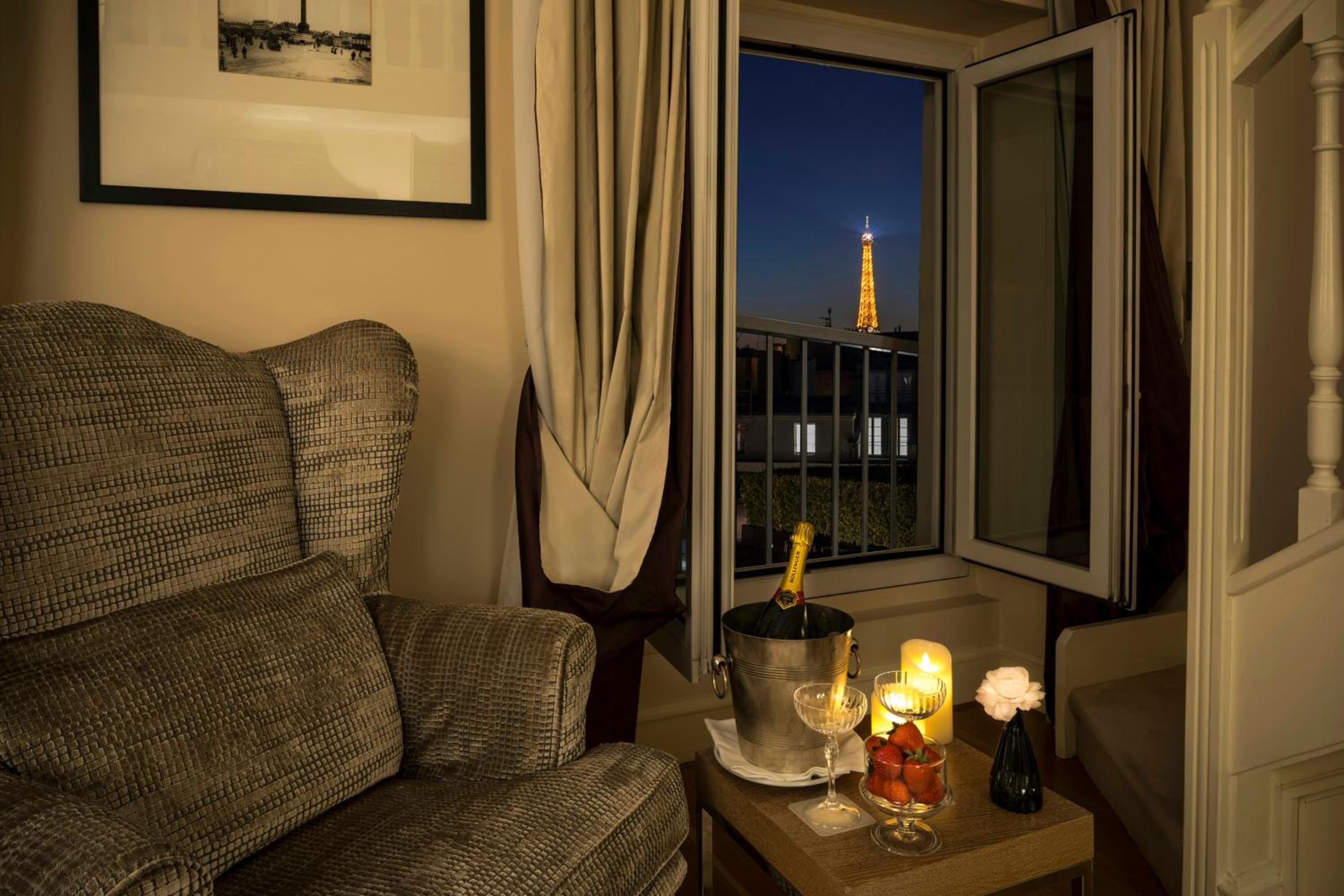 Suite Duplex Eiffel Tower