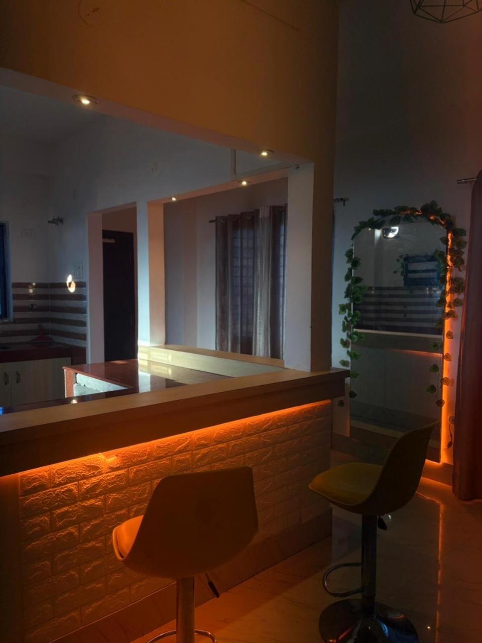 Deluxe One-Bedroom Apartment with City View photo 1