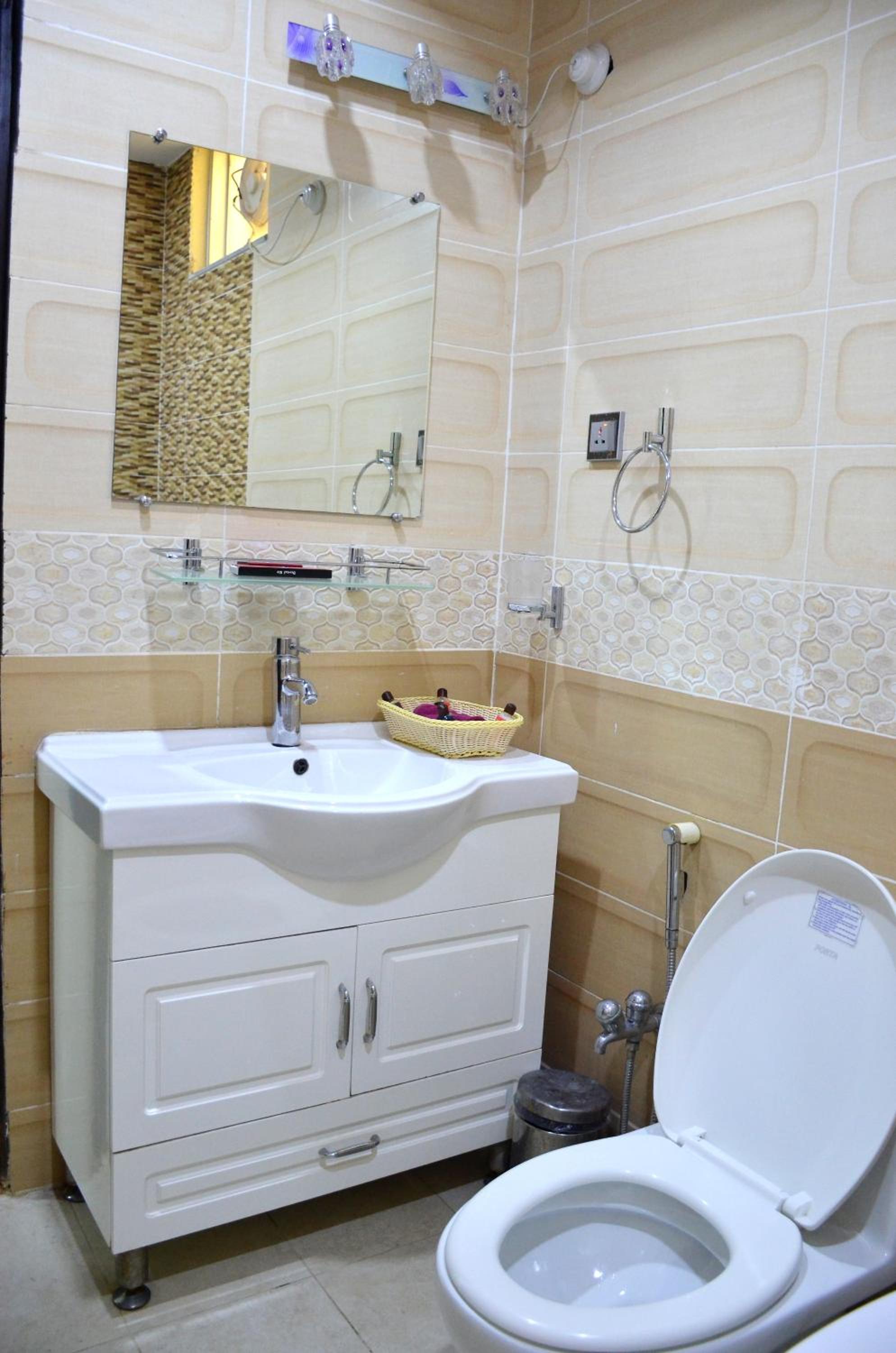 Deluxe Double Room (2 Adults + 1 Child) photo 2