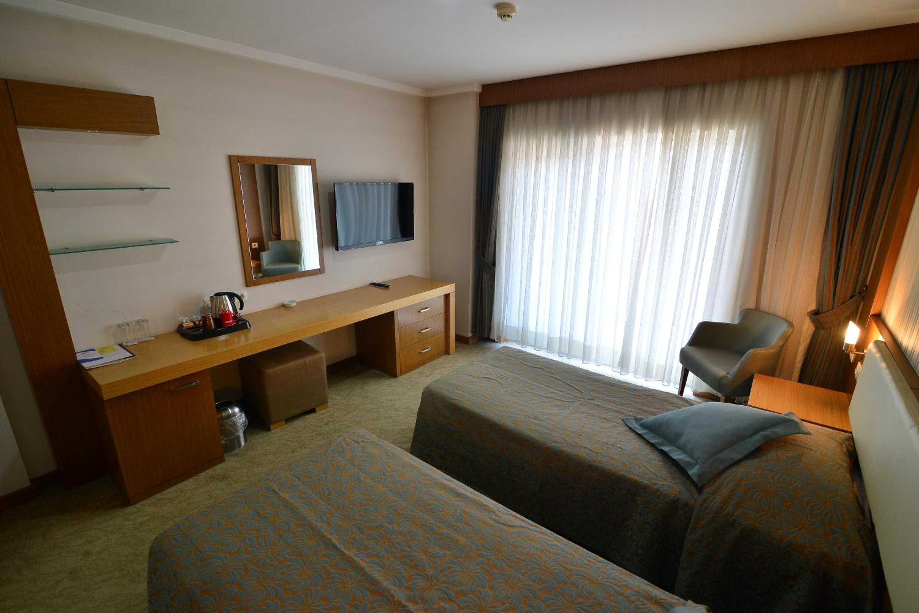 Standard Double or Twin Room photo 3