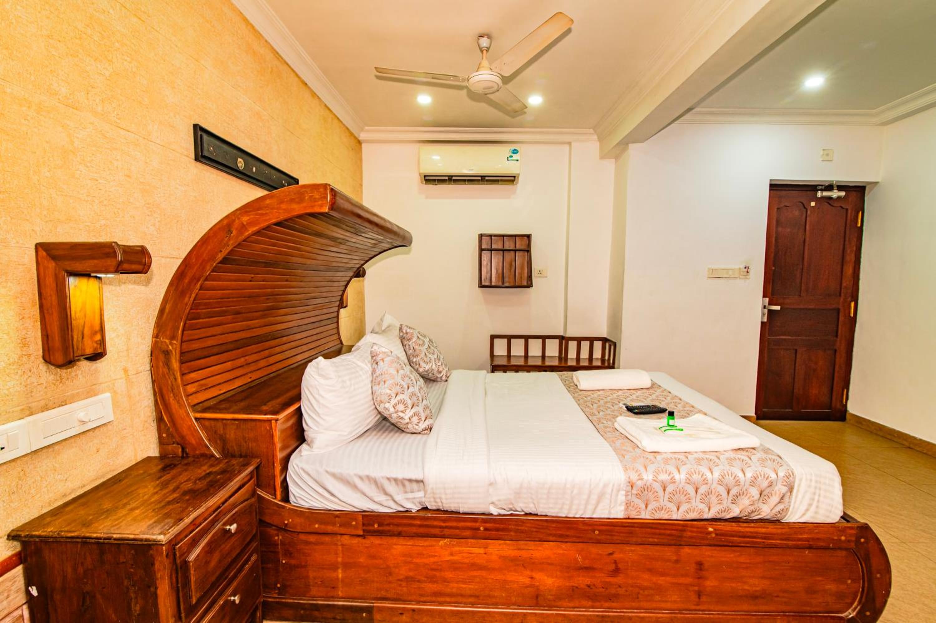 Deluxe Double Room - Photo 8