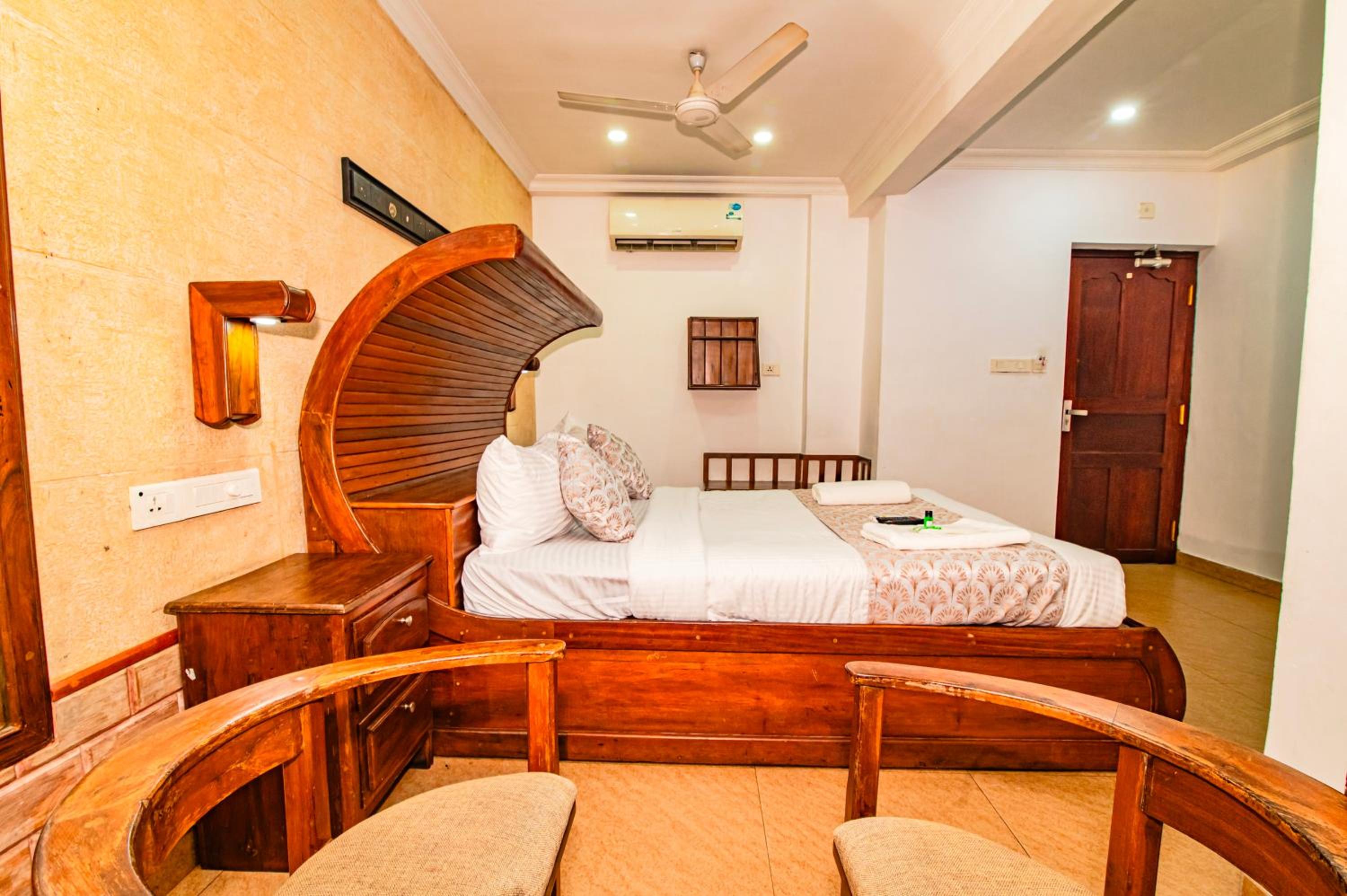 Deluxe Double Room - Photo 12