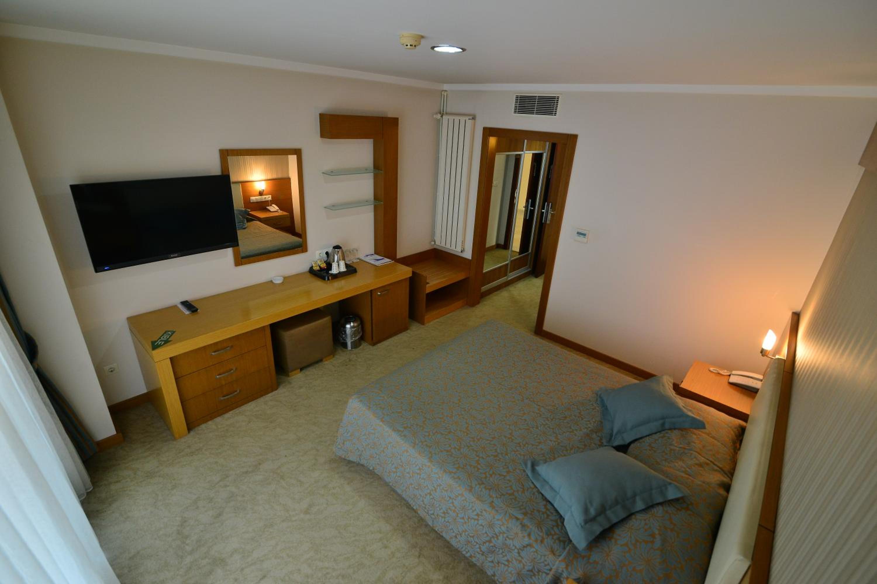 One-Bedroom Suite photo 3