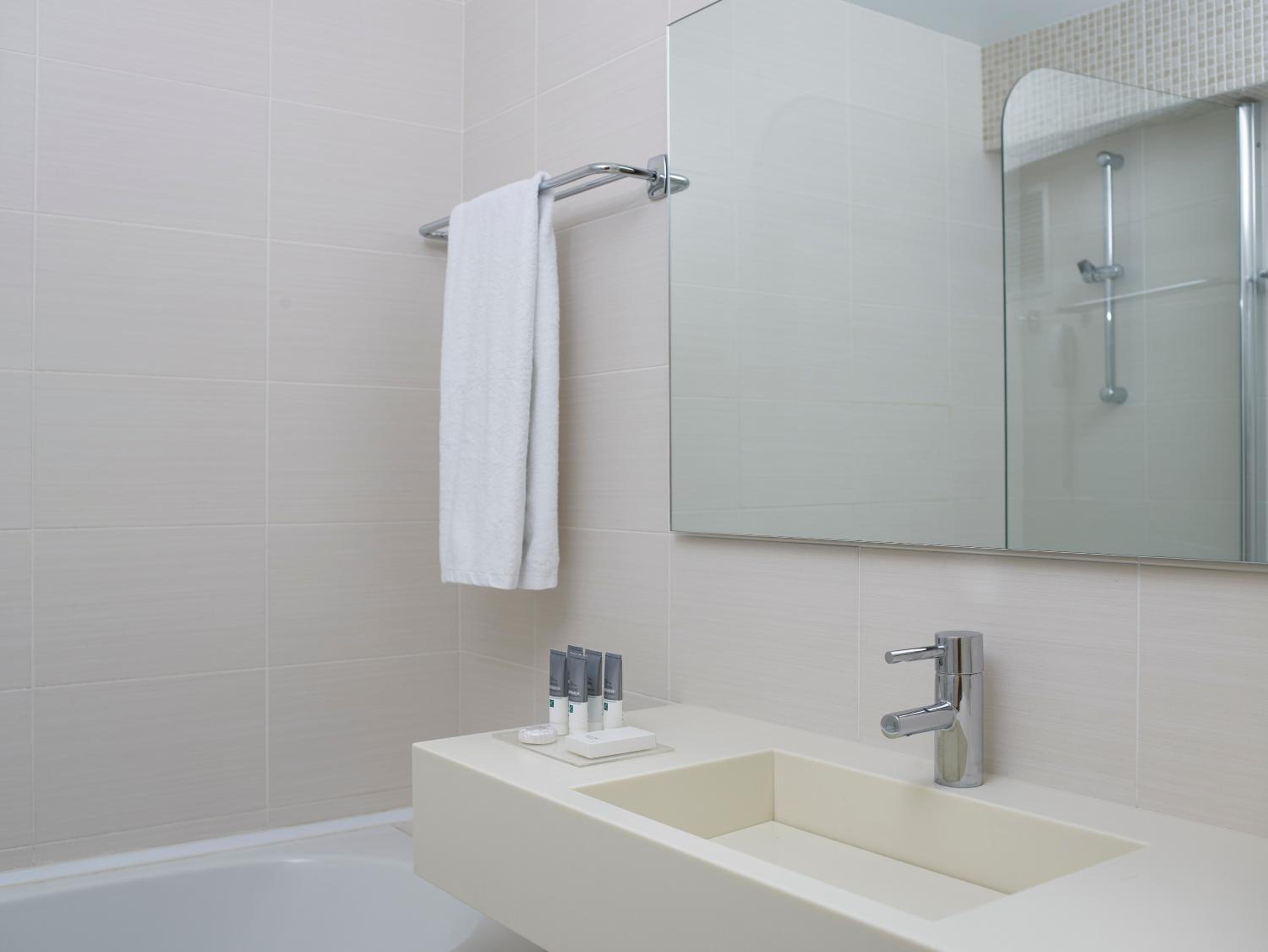 Junior Two-Bedroom Suite photo 3