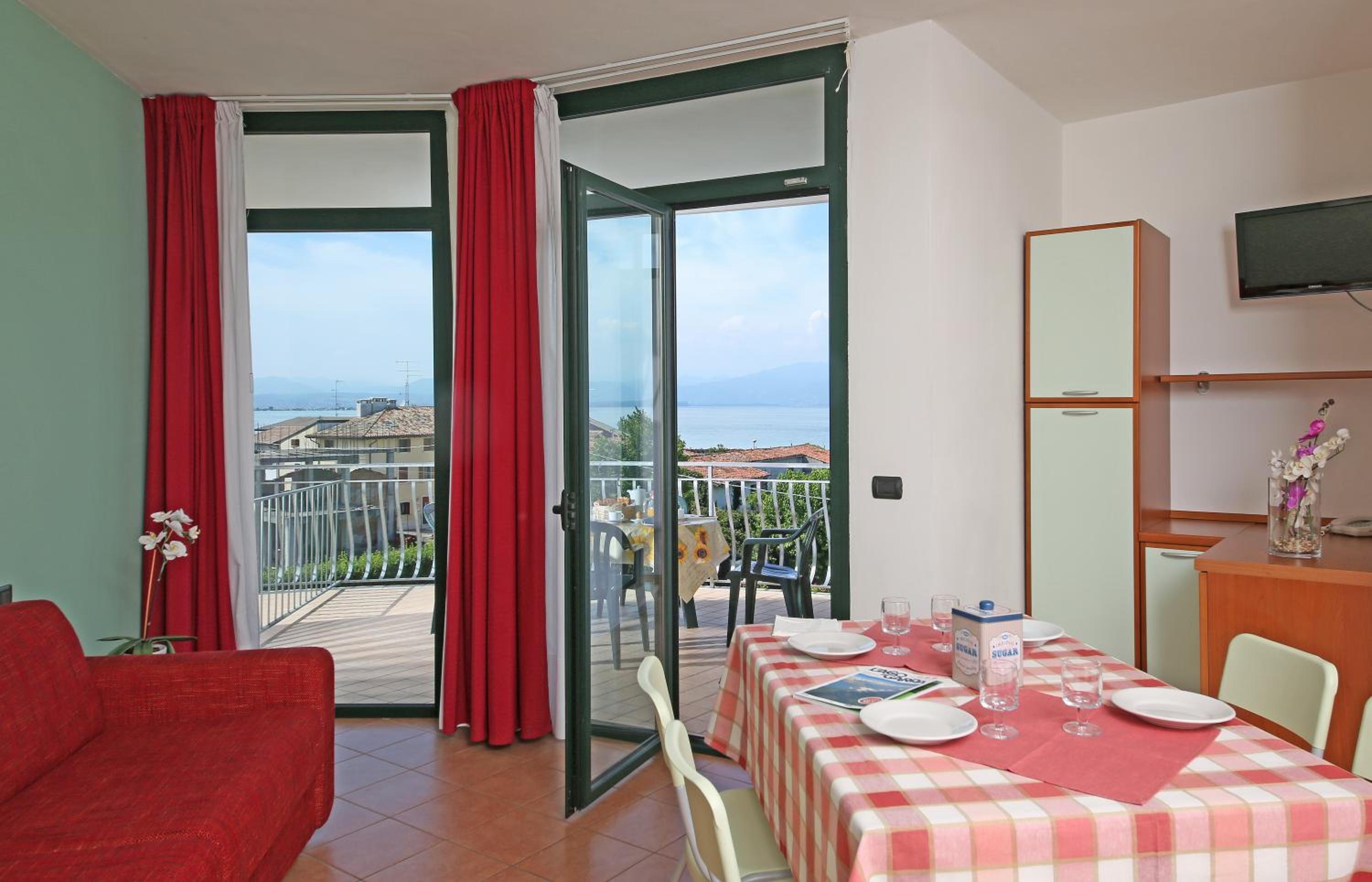 One-Bedroom Apartment - Photo 7