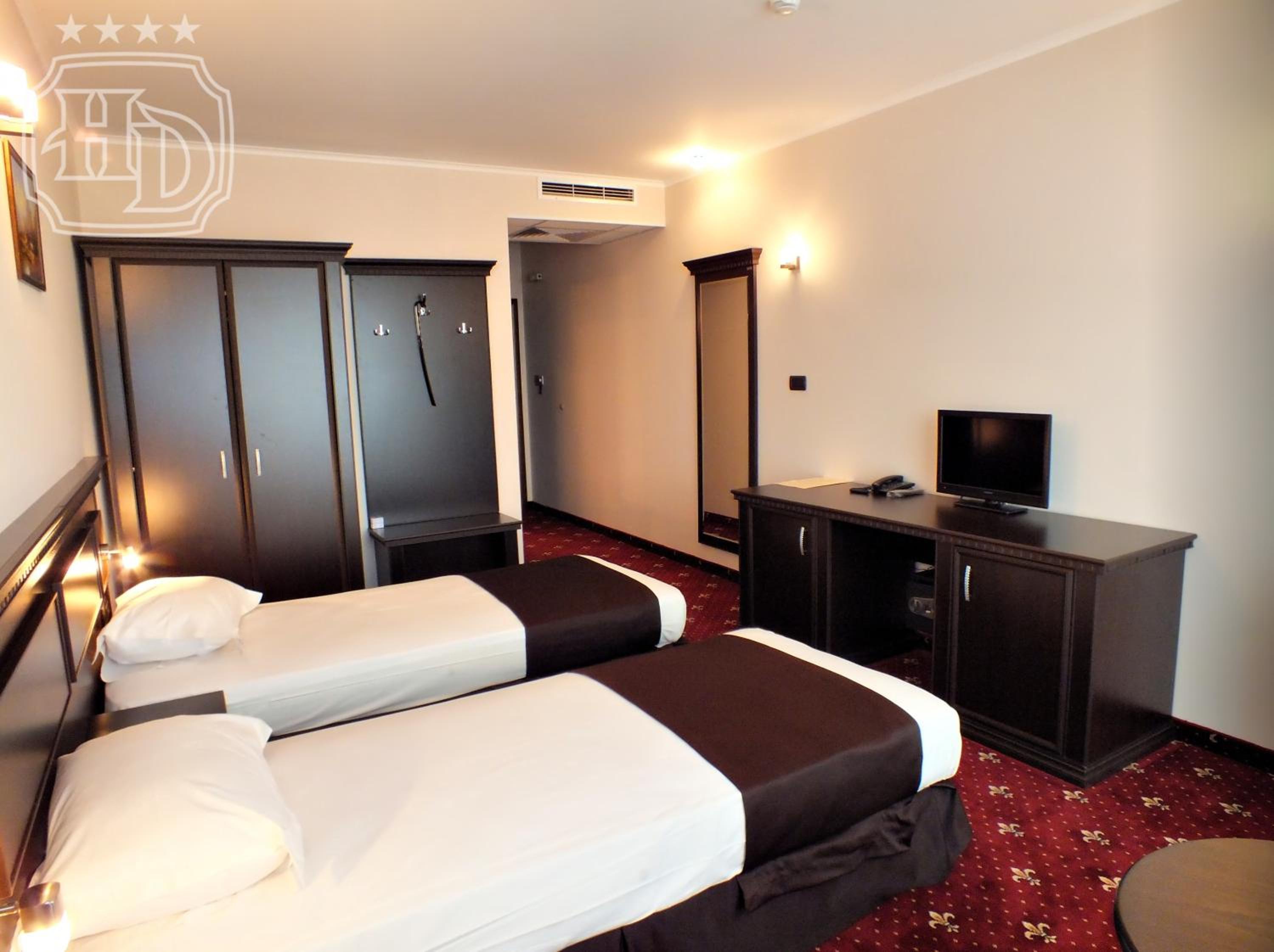Standard  Twin Room - Photo 4