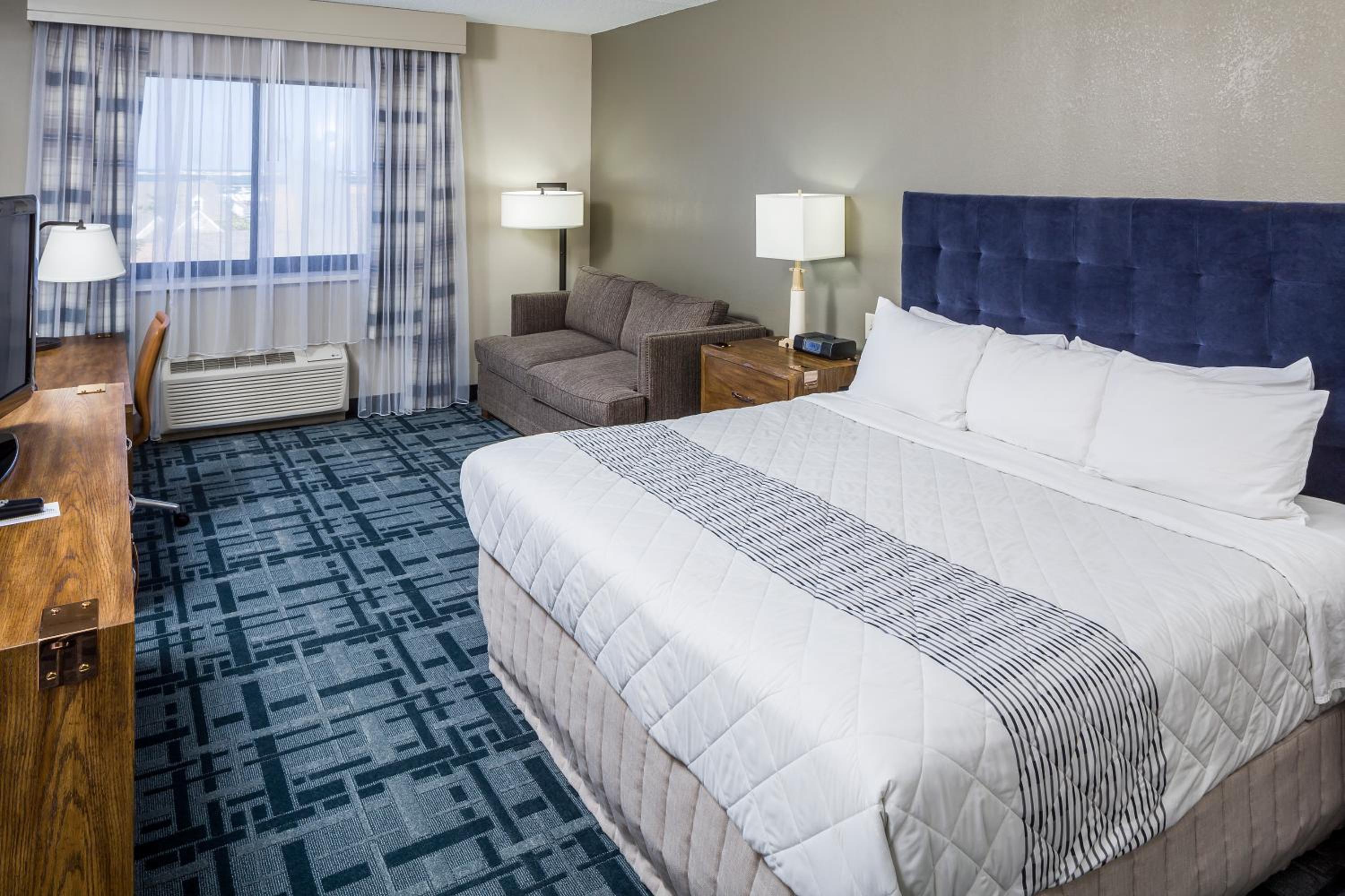 King Room with Partial Harbor View - Photo 1