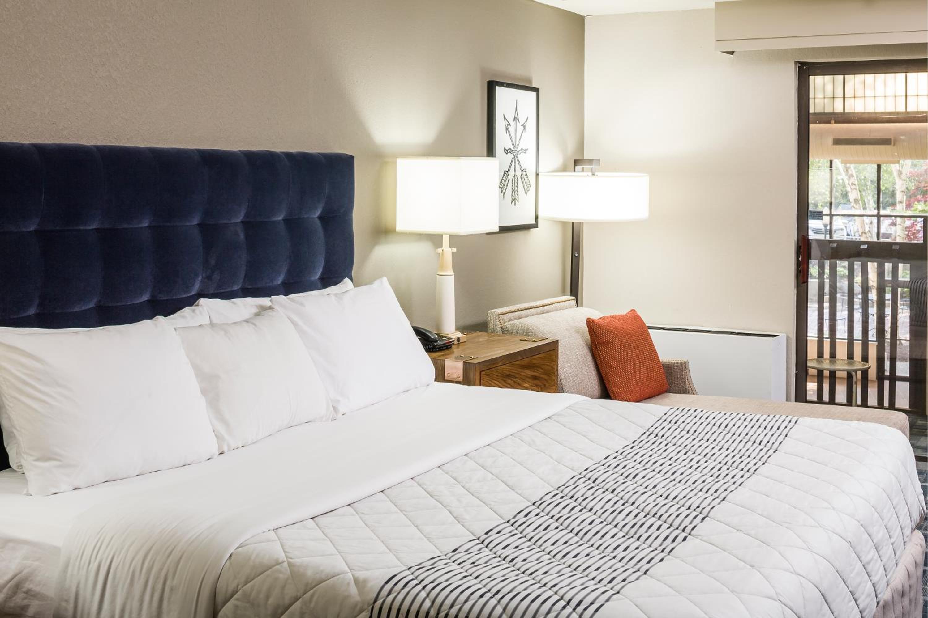 Standard  Room with Two Double Beds - Photo 7