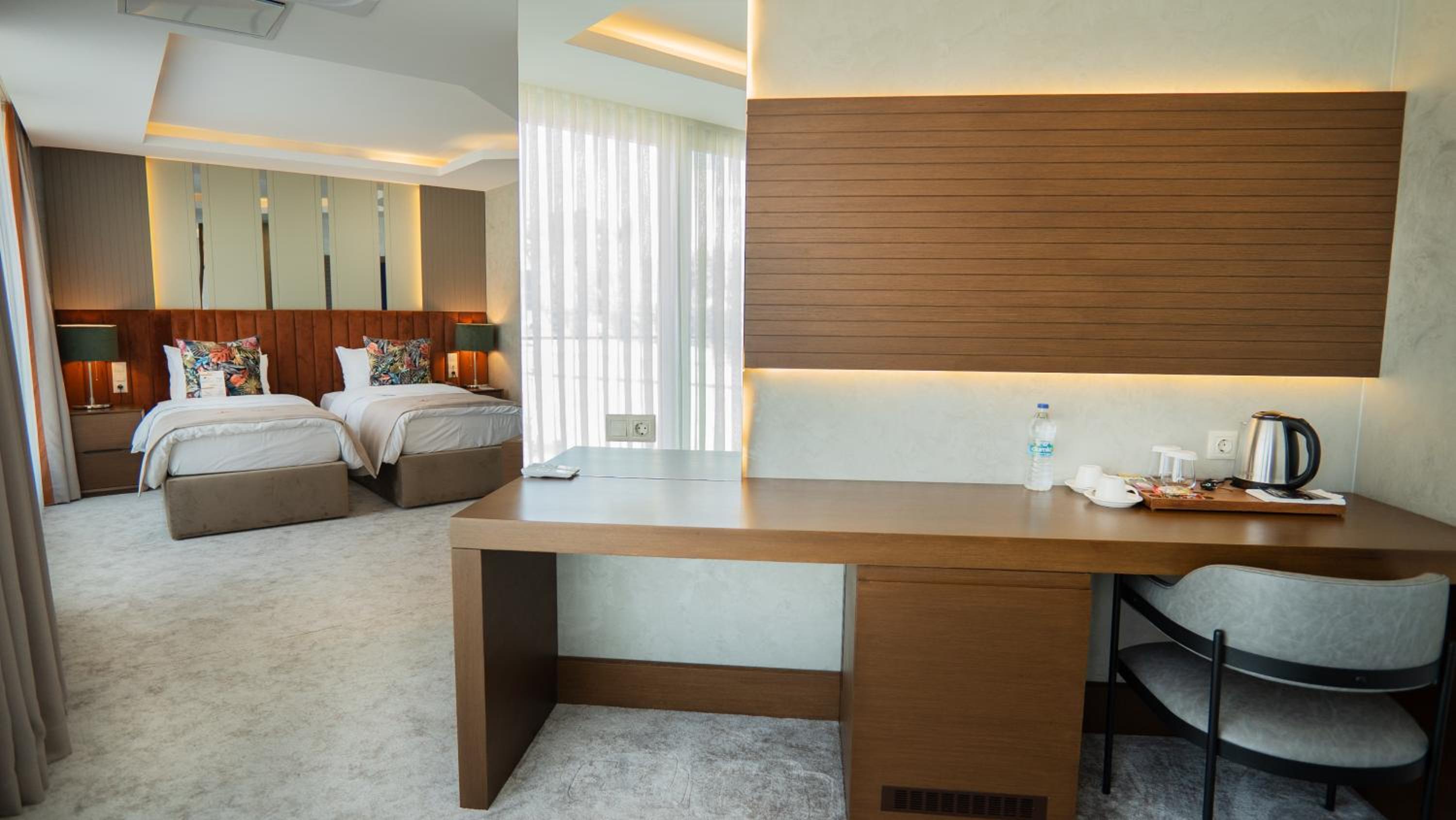 Superior King Room - Photo 1