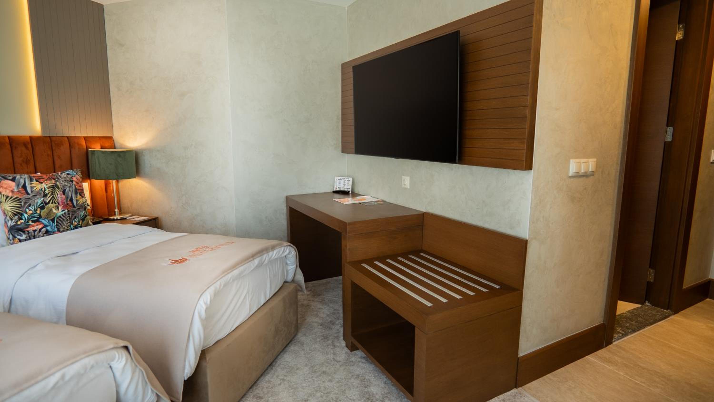 Superior King Room - Photo 2
