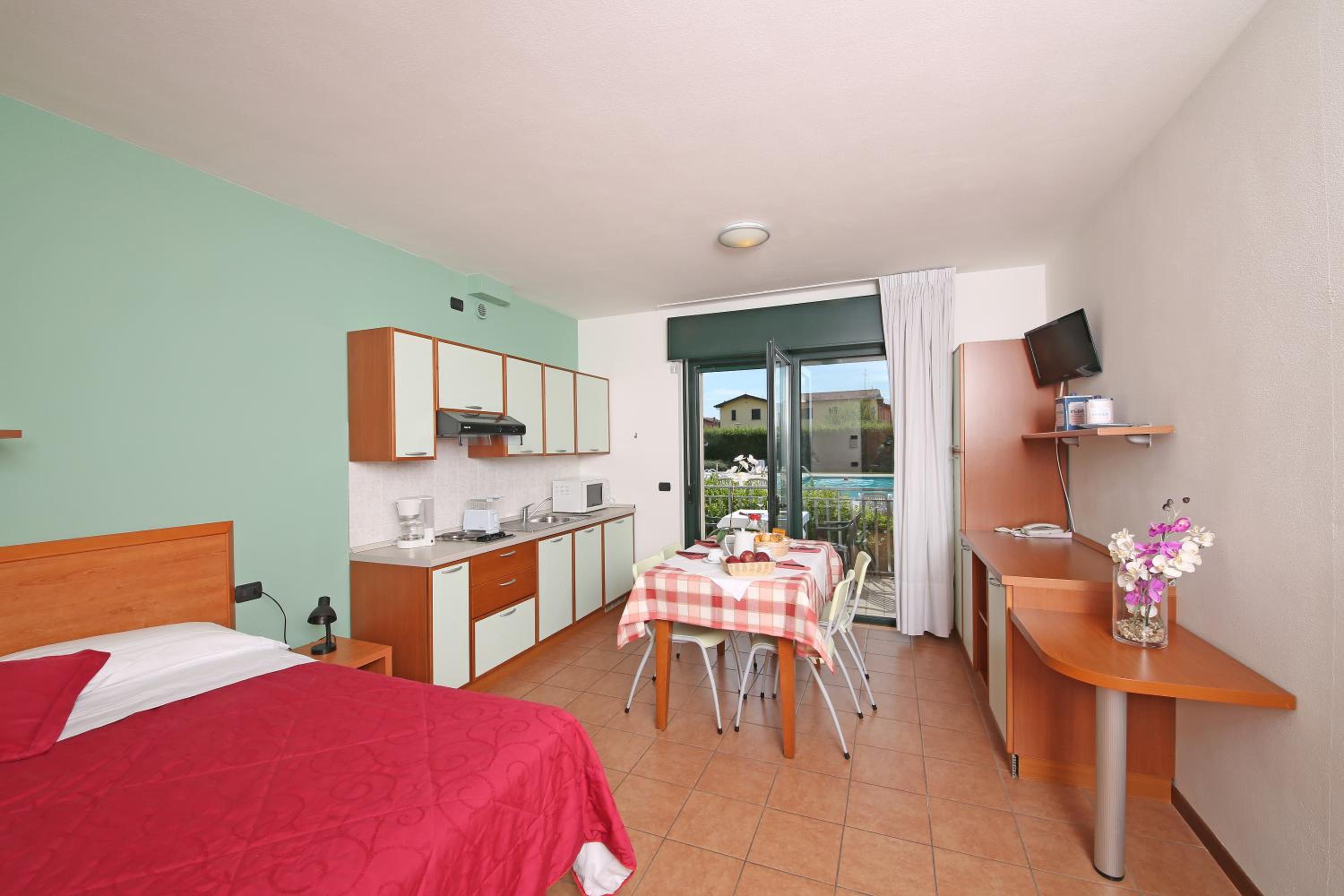 Studio (2 Adults) - Photo 10