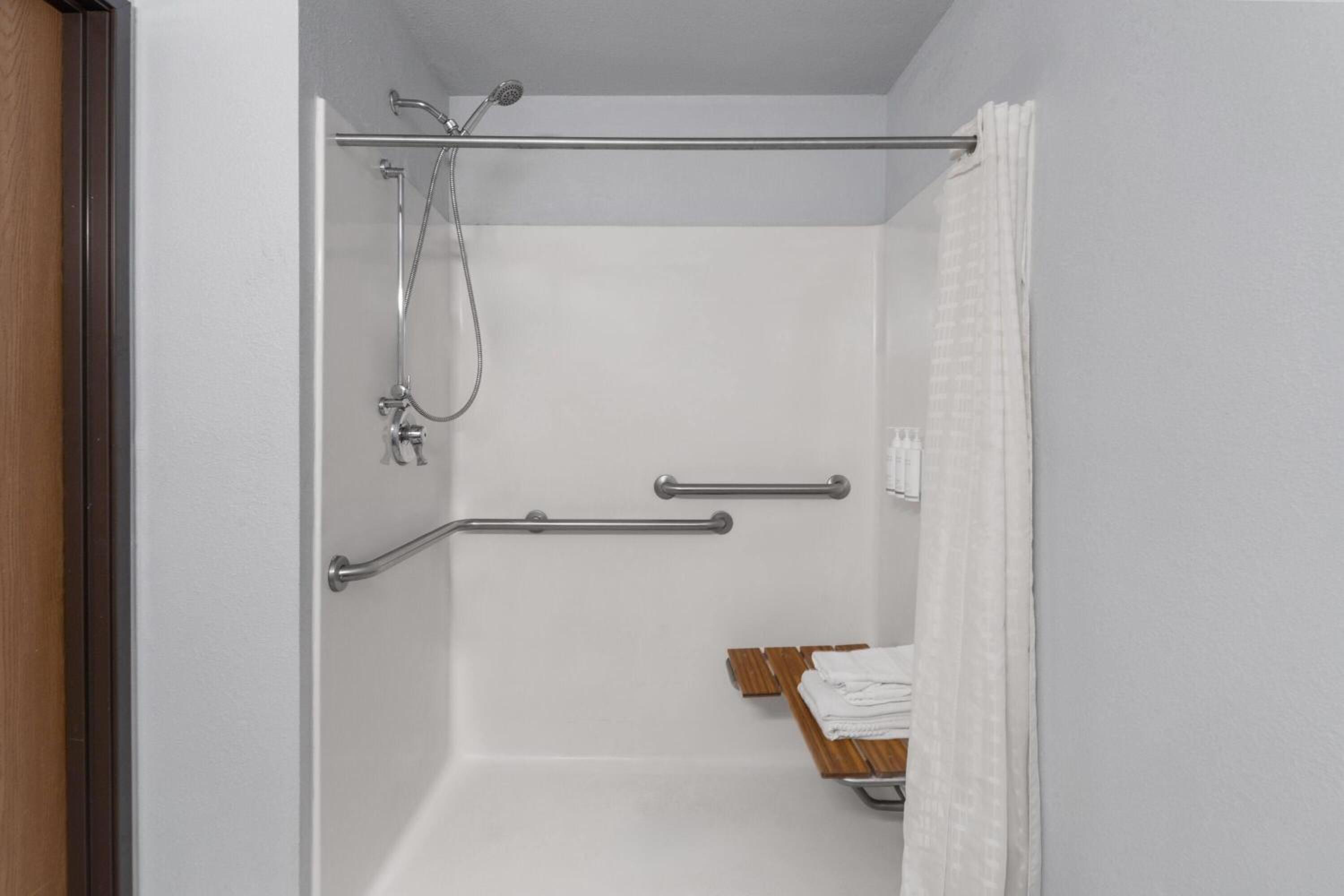 King Room with Roll-In Shower - Mobility Access/Non-Smoking