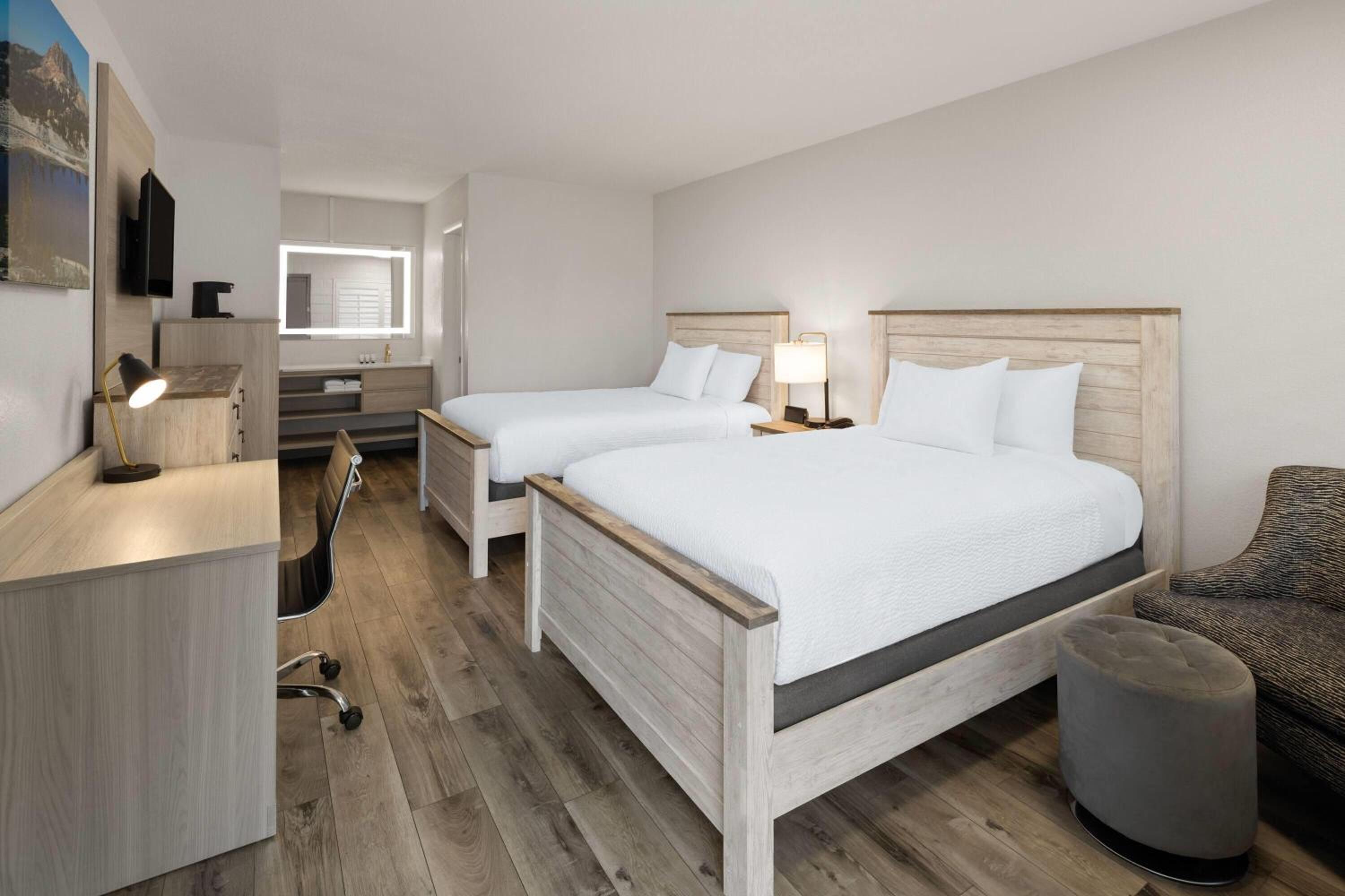 Double Room with Two Double Beds - Non-Smoking