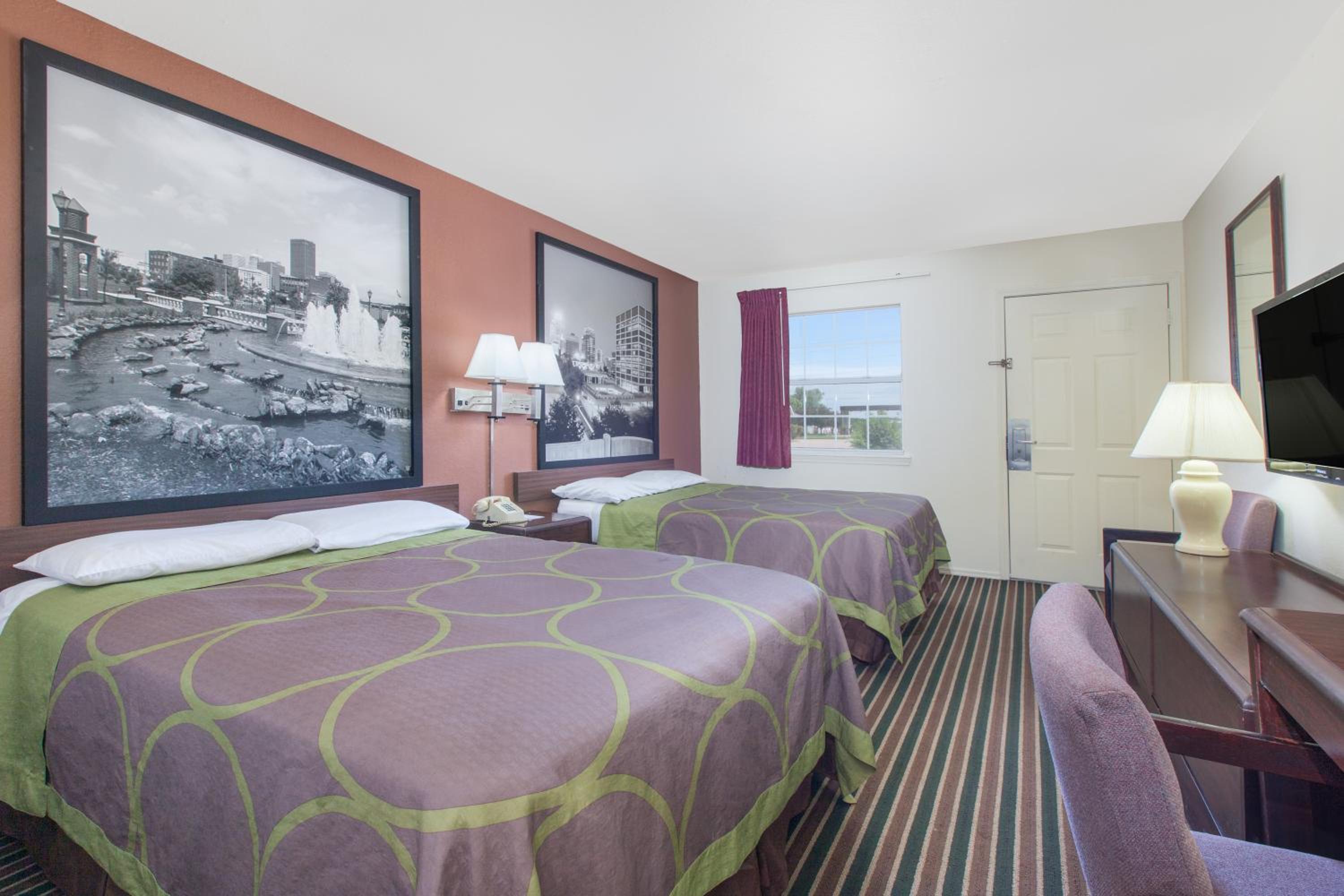 Deluxe Double Room With Two Double Beds - Non-Smoking