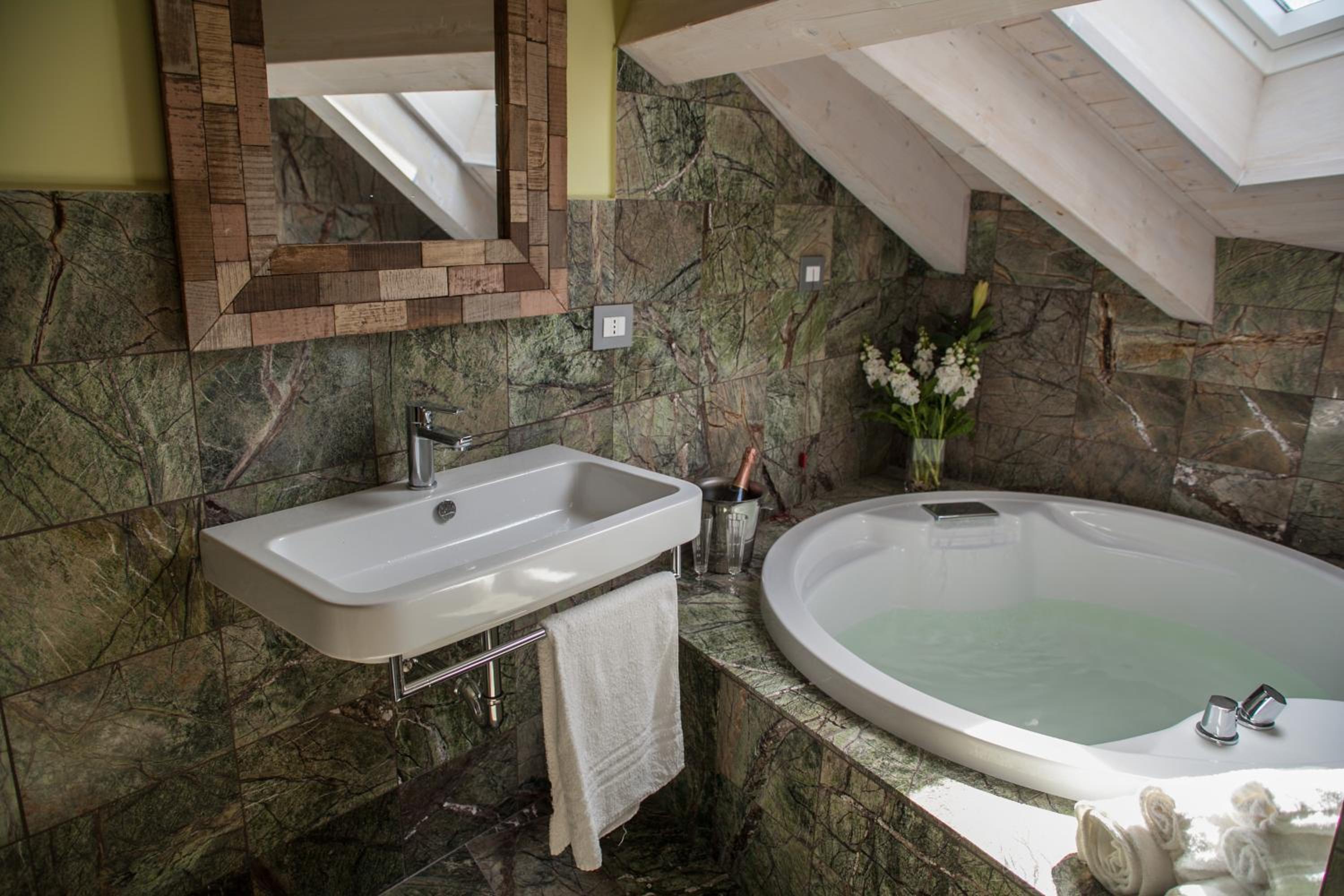 Double Room - Photo 4