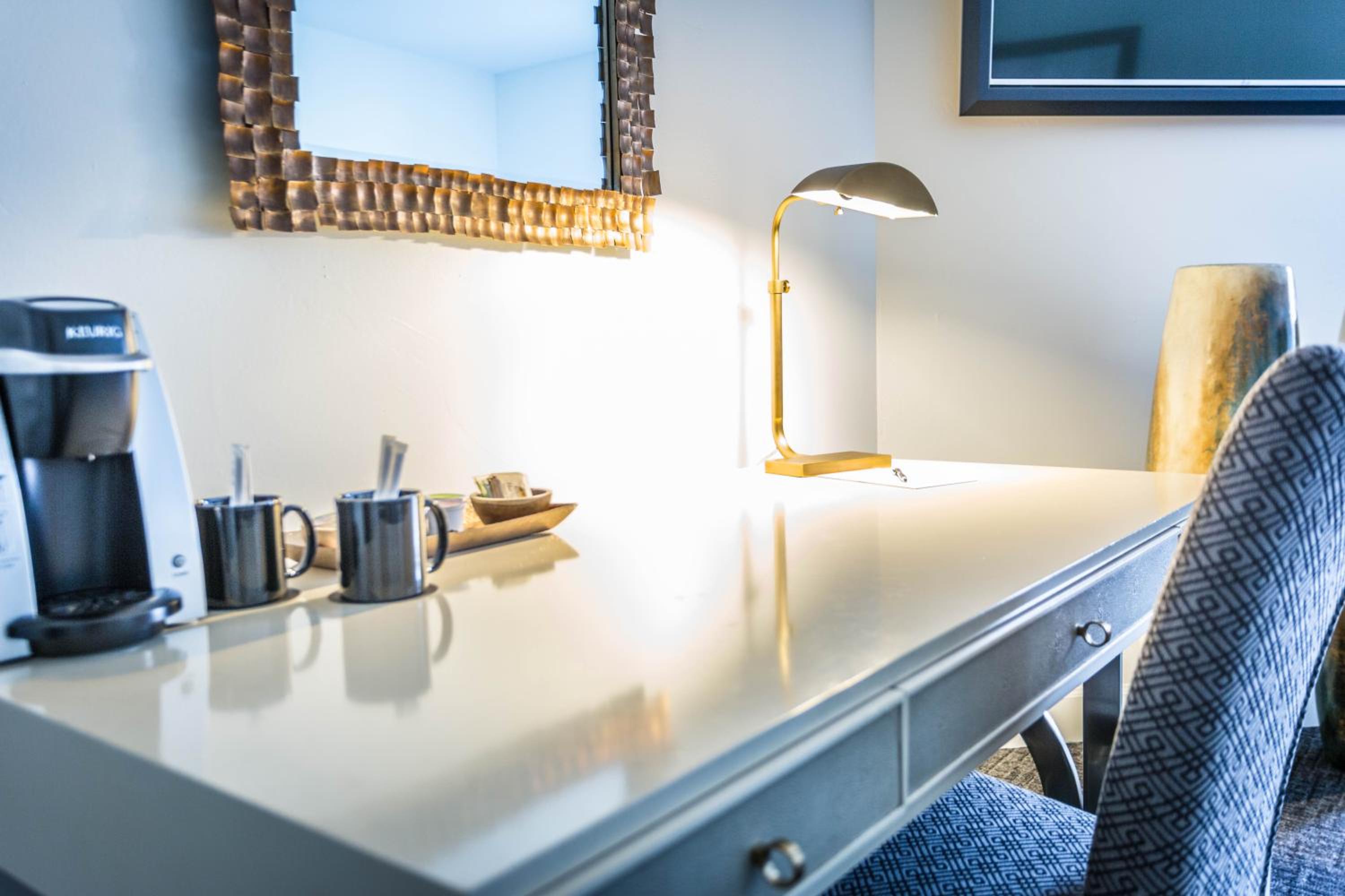 King Suite - Photo 2