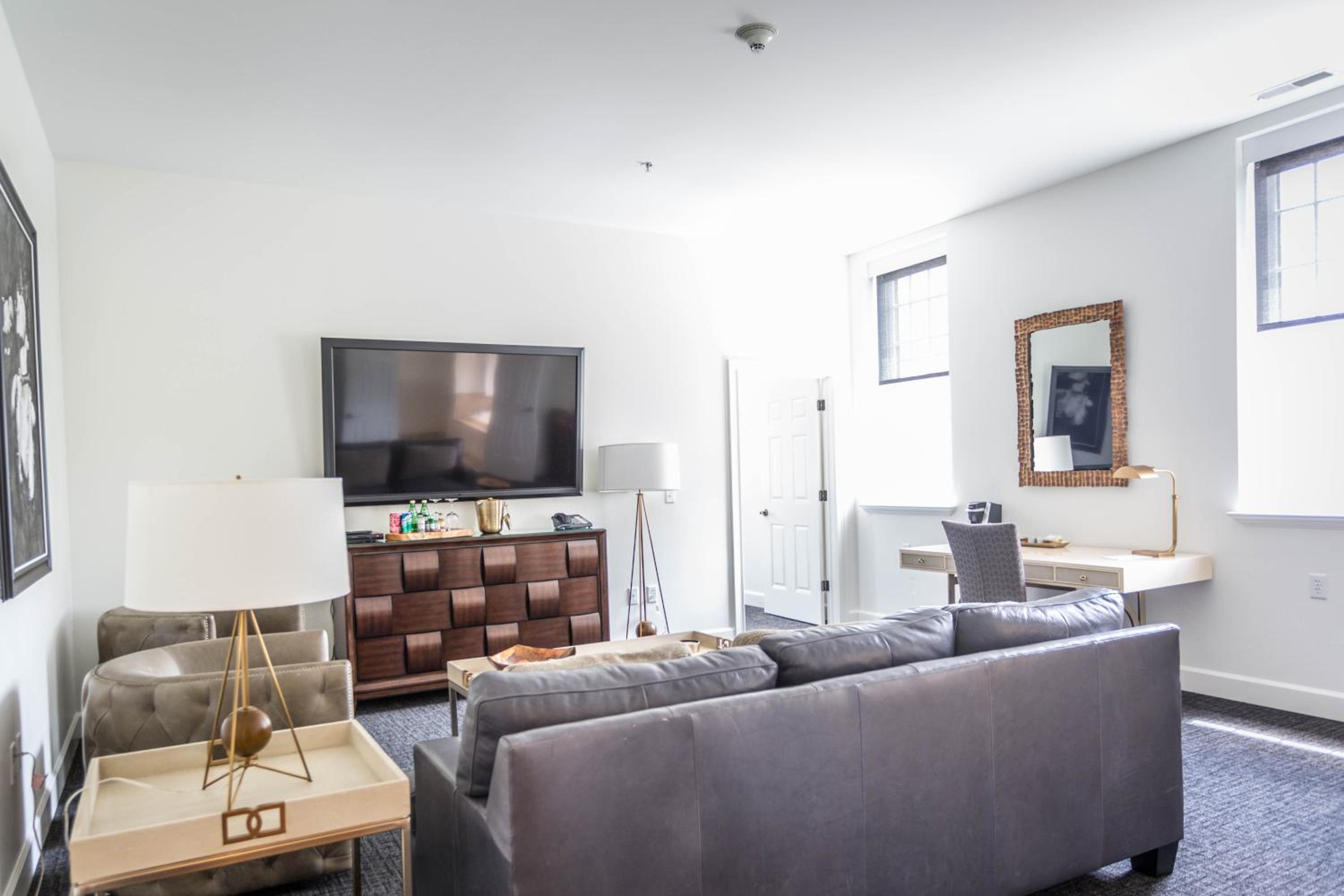 Premier Suite - Photo 1