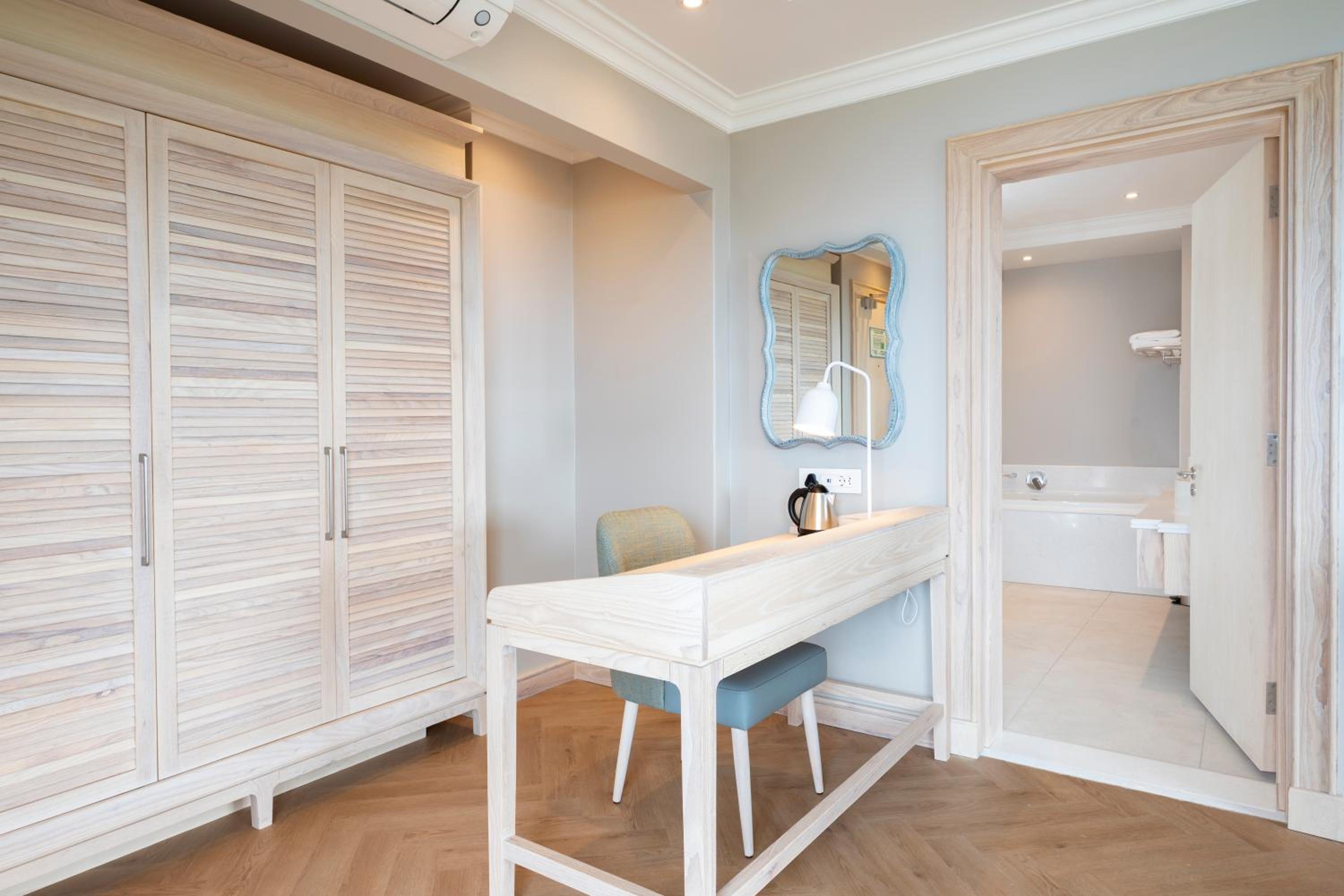 Suite - Photo 6