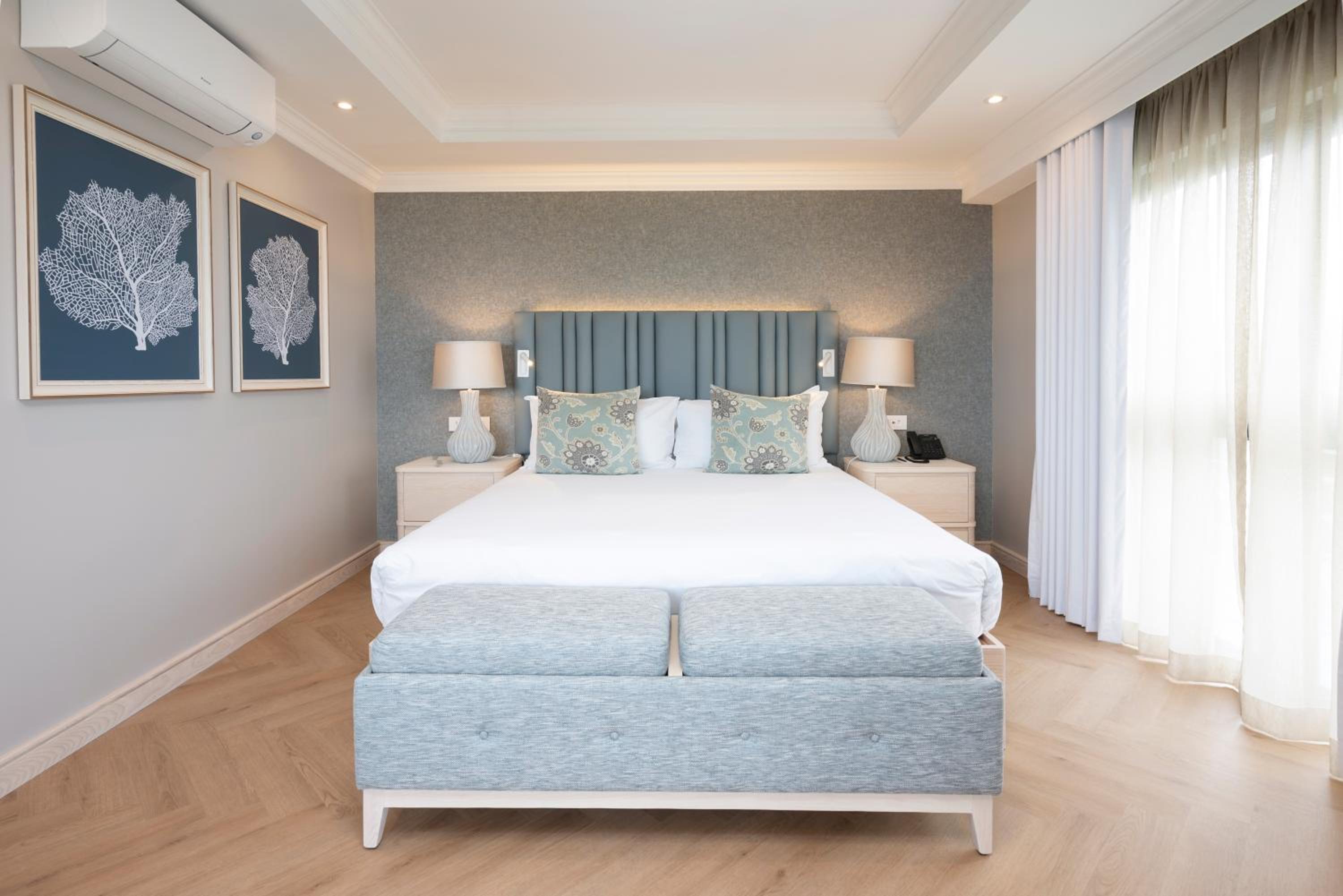 Suite - Photo 3