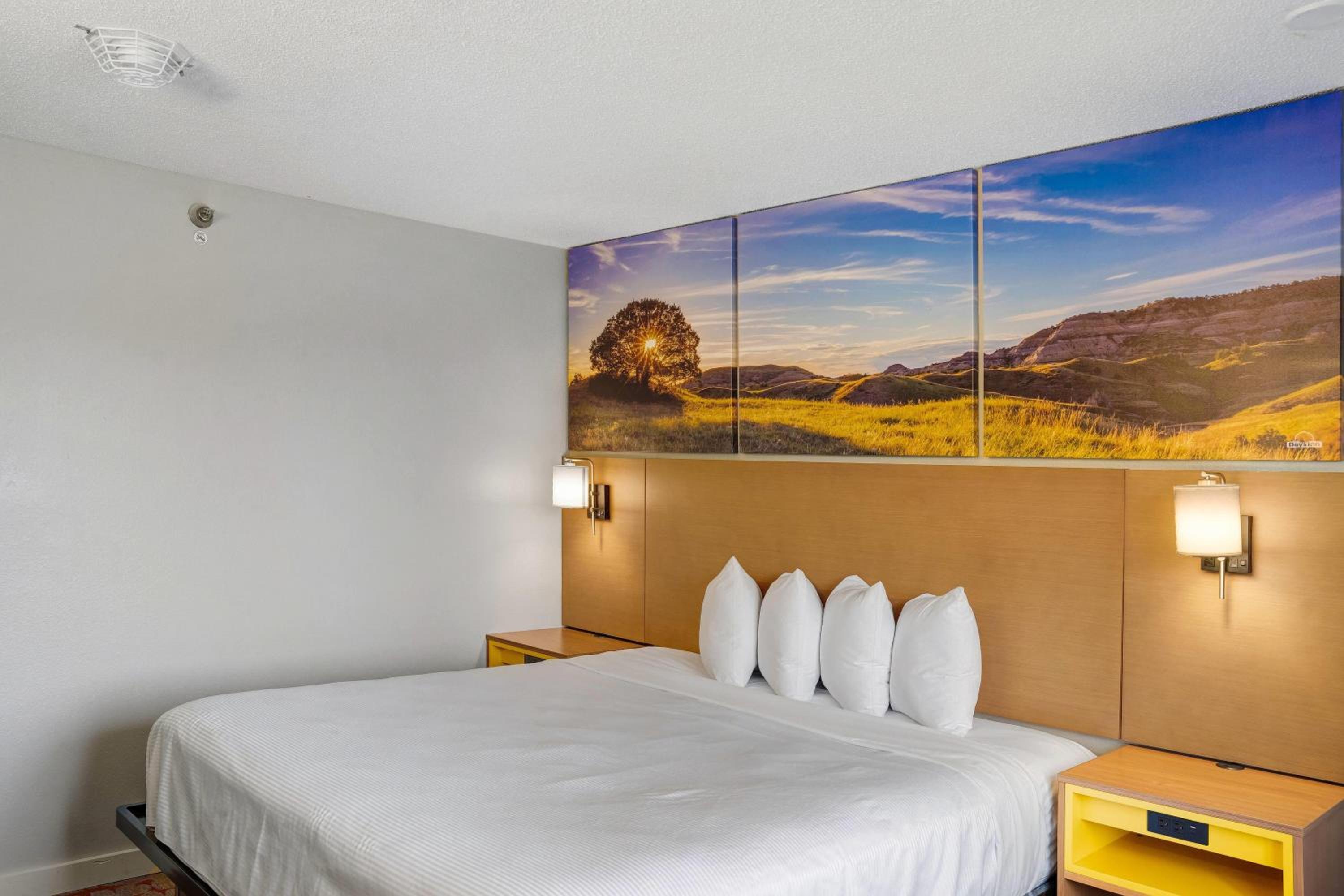 Deluxe King Room - Photo 3