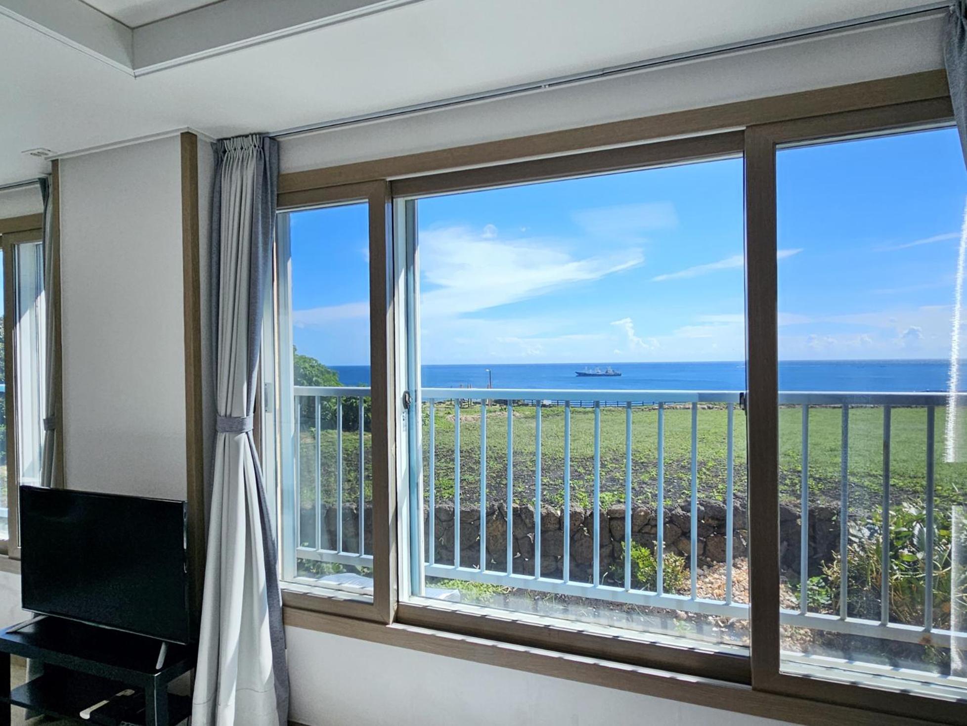 Family Room with Sea View