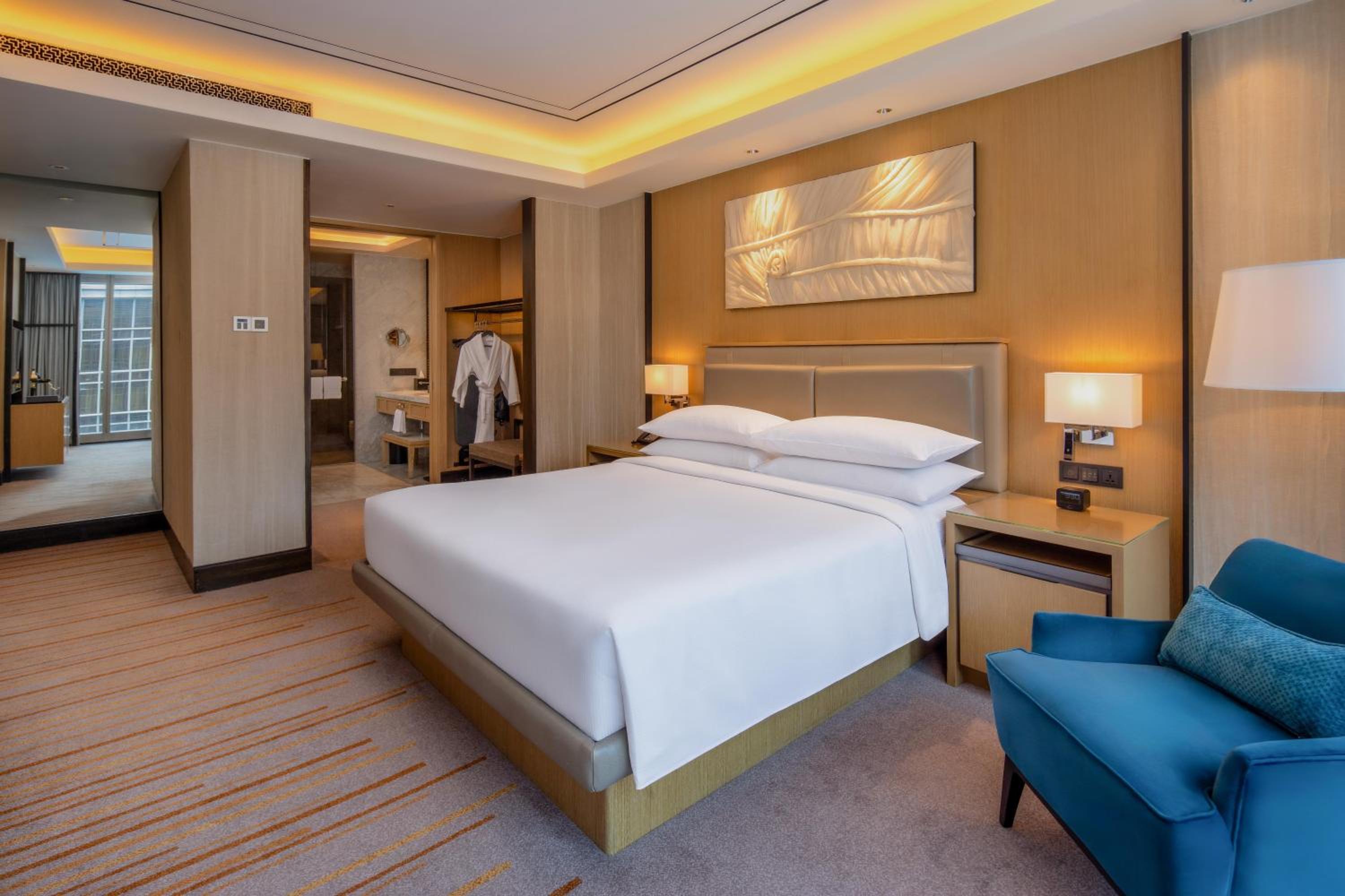 One-Bedroom Family Suite
