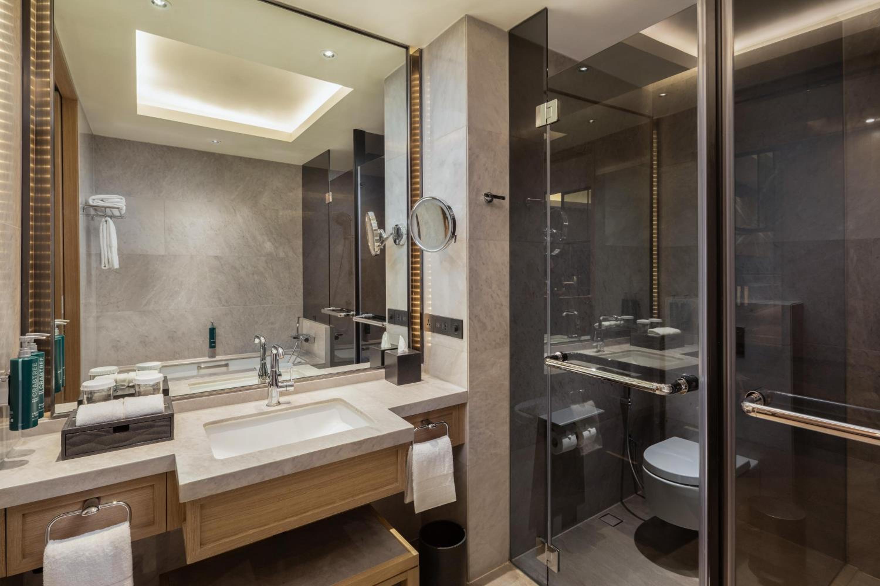Executive Double Room with Pool View and Balcony