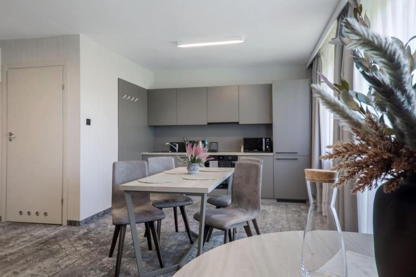Two-Bedroom Apartment with Mountain View photo 1