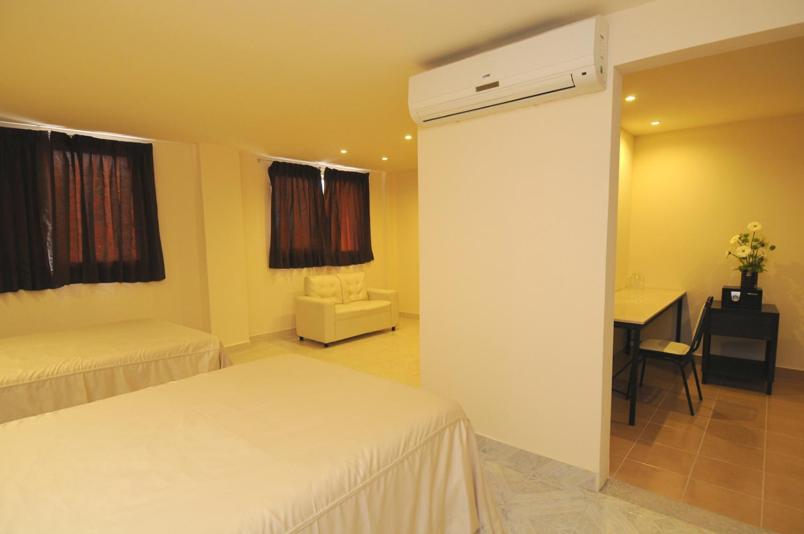 Double Room - Photo 9