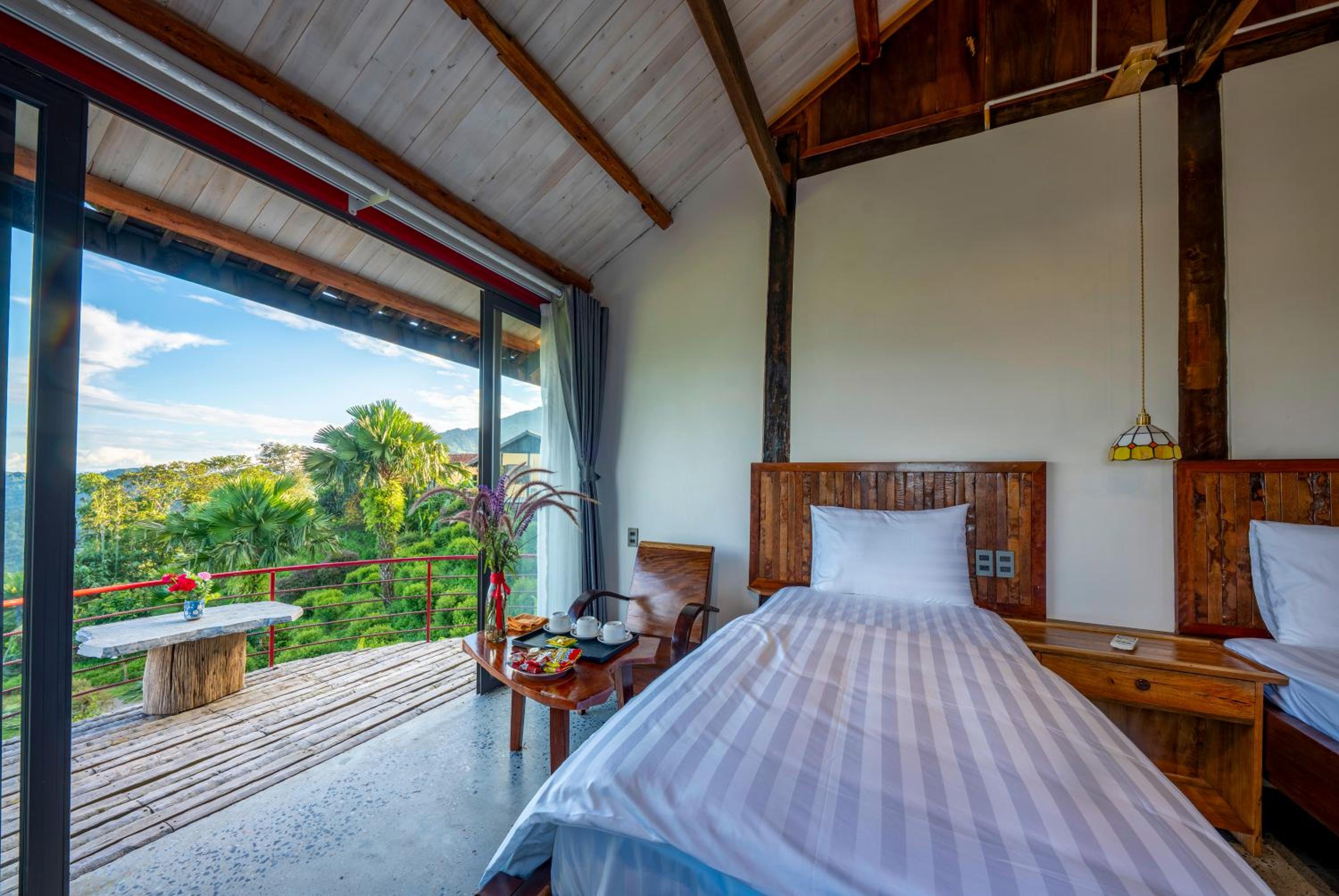 Deluxe Bungalow photo 3