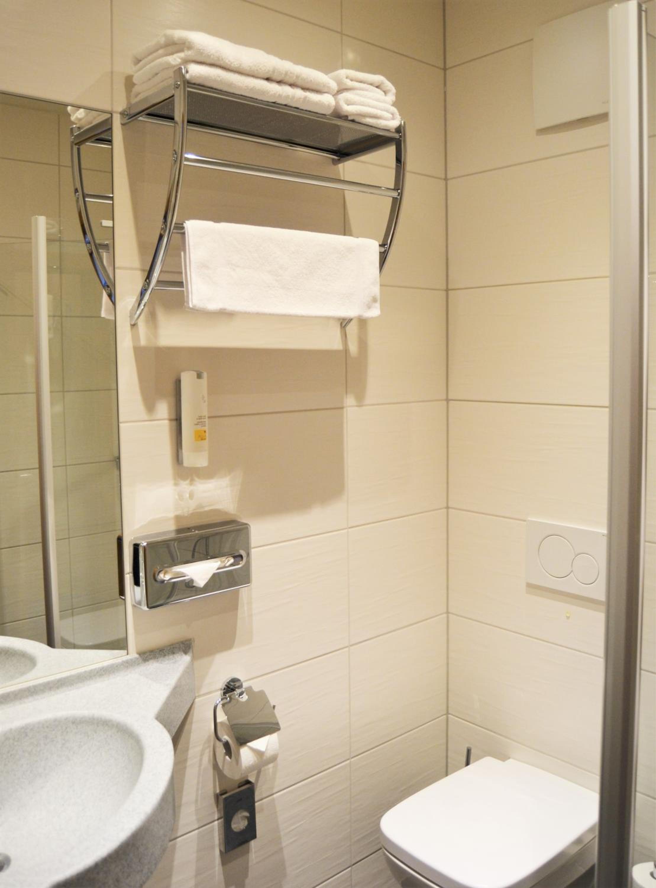 Standard Double Room - Photo 2
