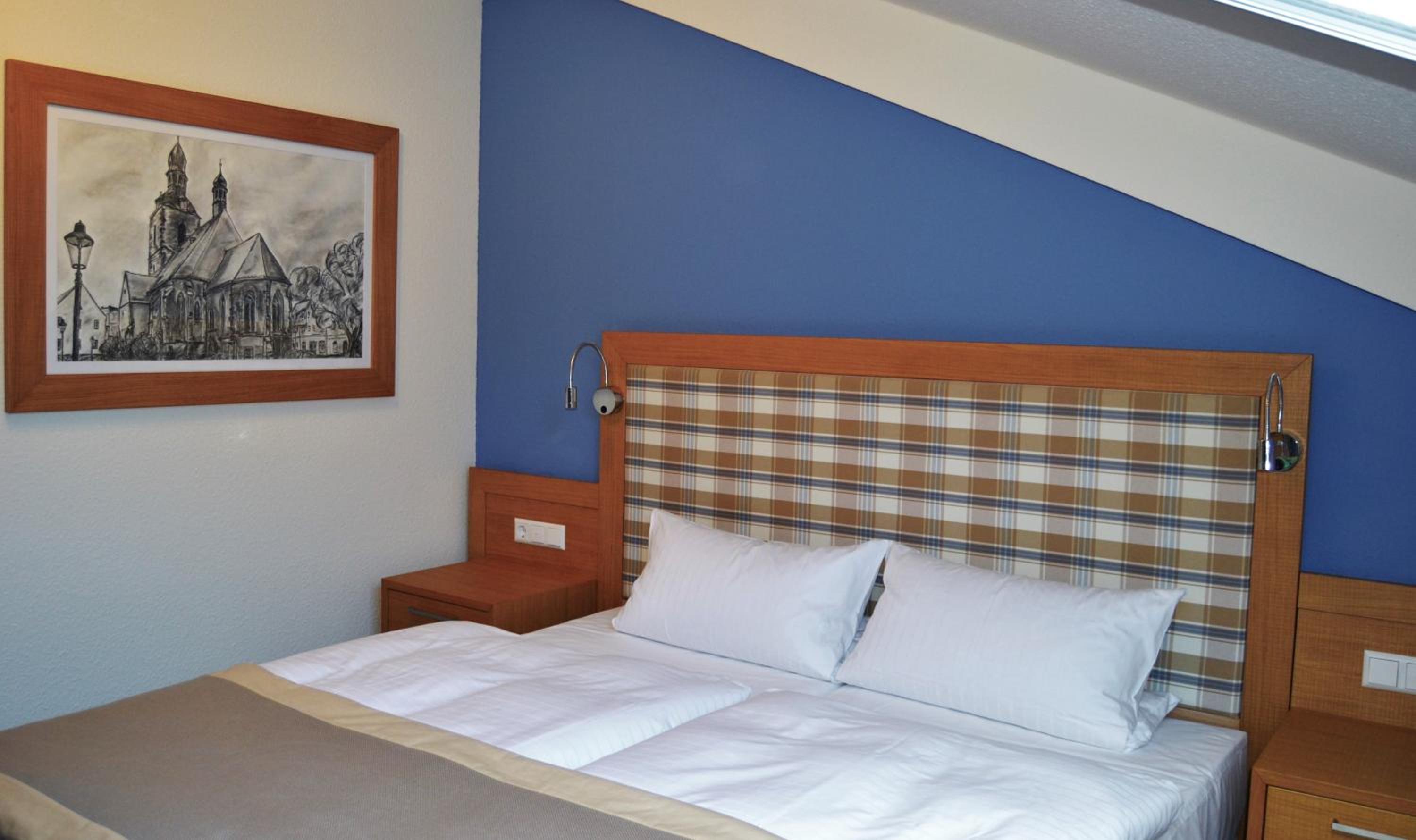 Standard Double Room - Photo 8