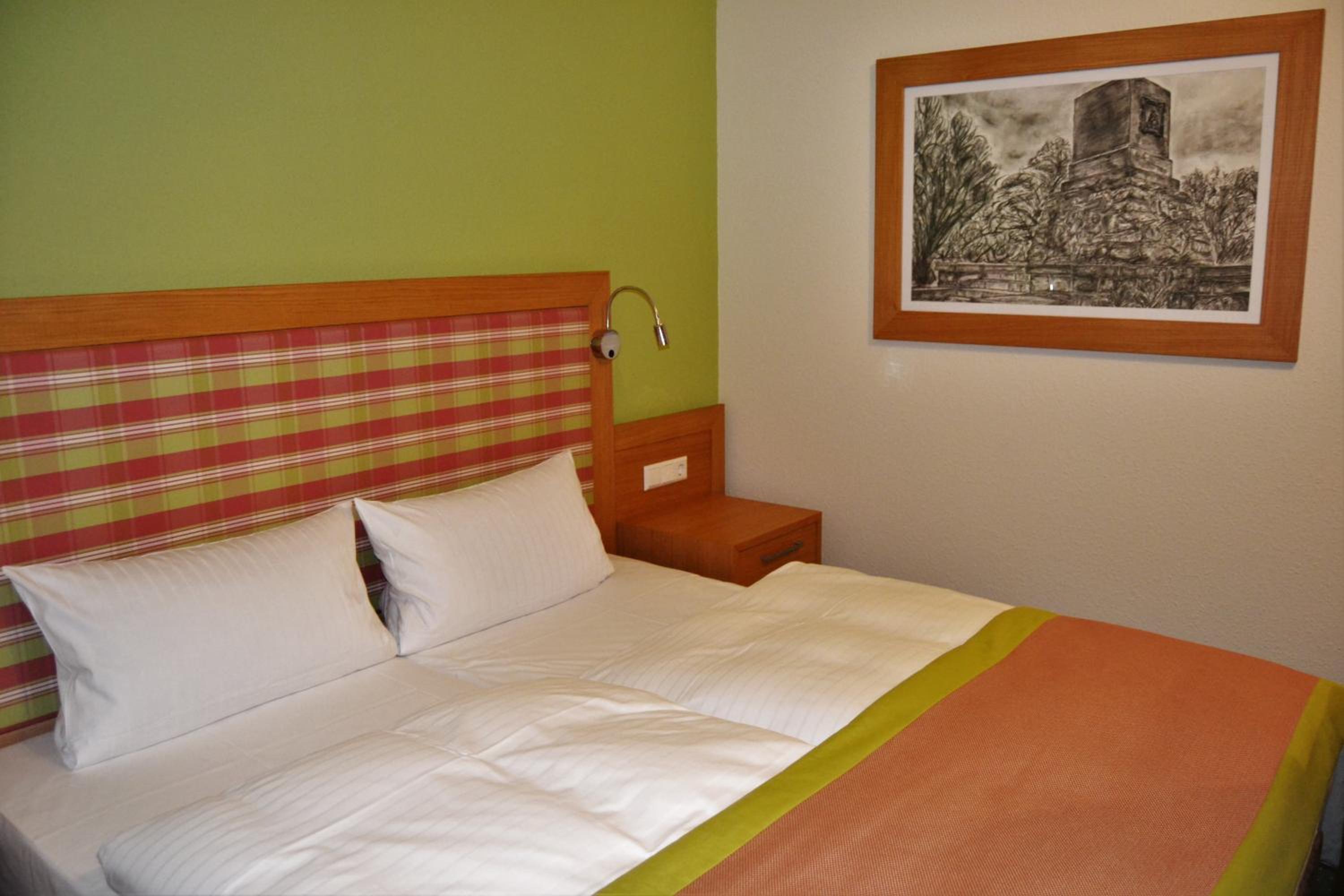 Standard Double Room - Photo 4