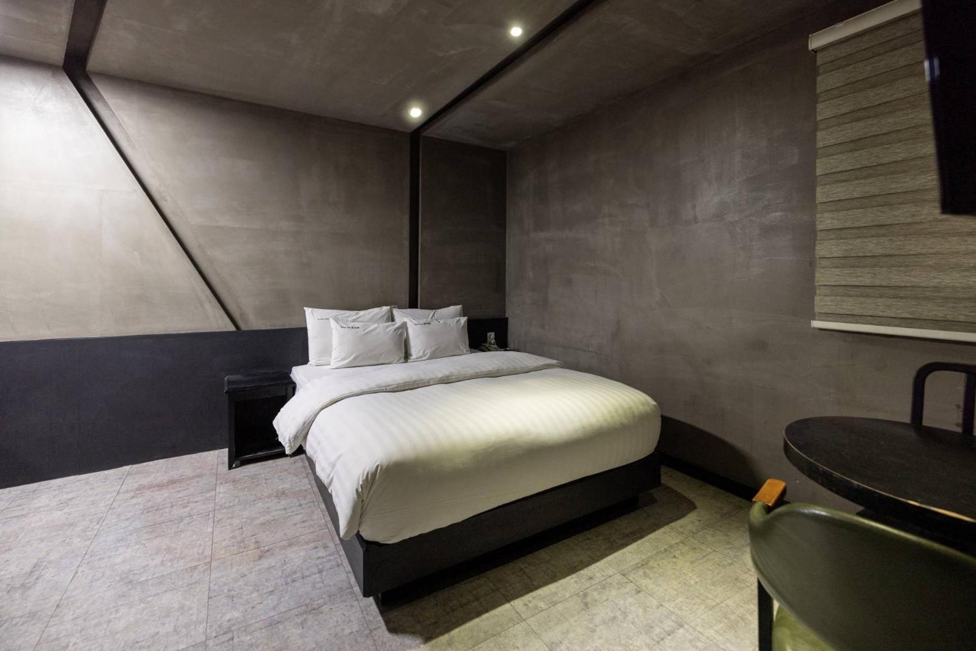 Deluxe Room - Photo 9