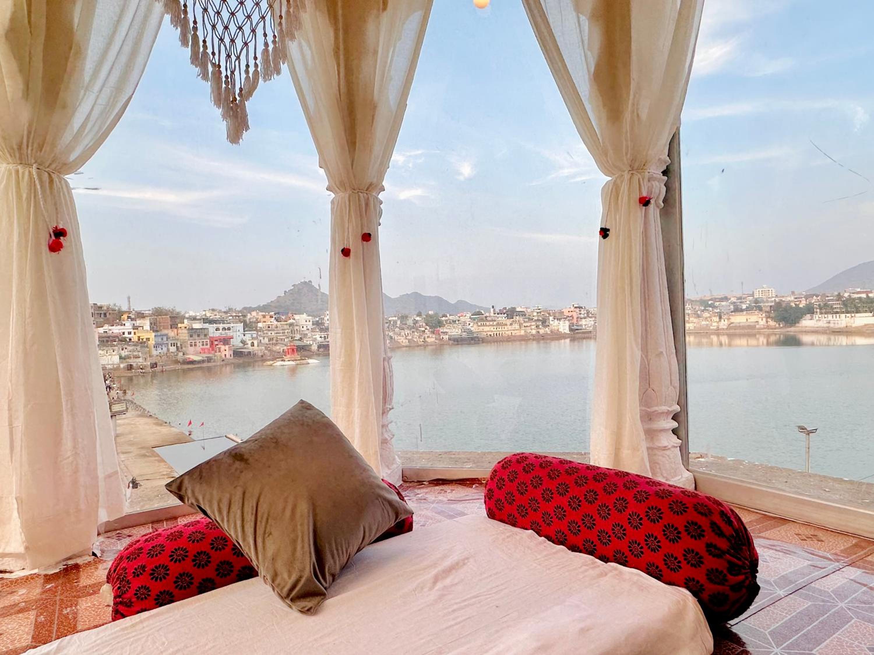 Double Room with Lake View - Photo 6